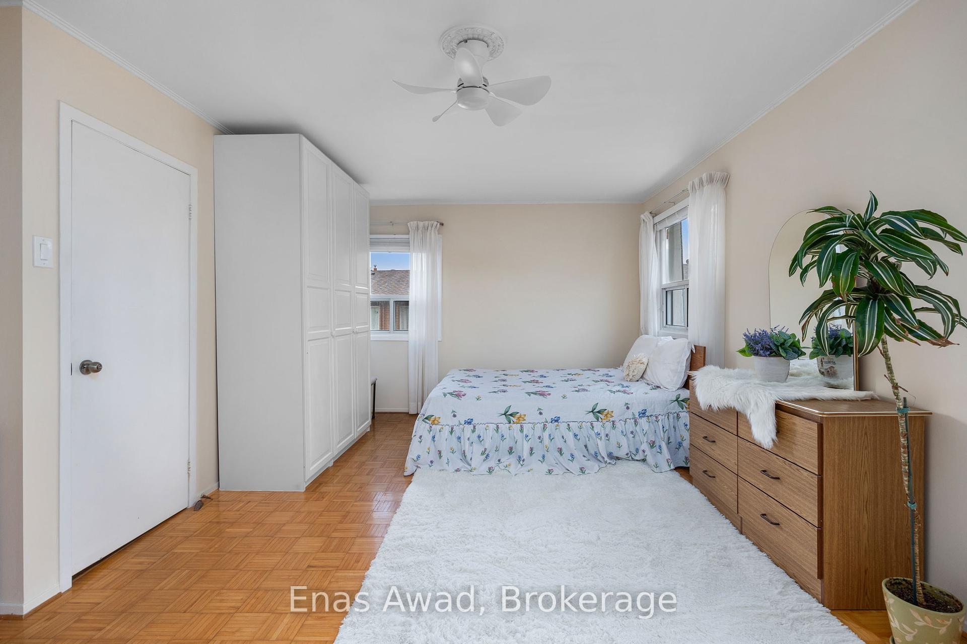 3 Bedrooms Condo at 74 Black Hawk, Toronto For sale