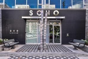 300 Lisgar