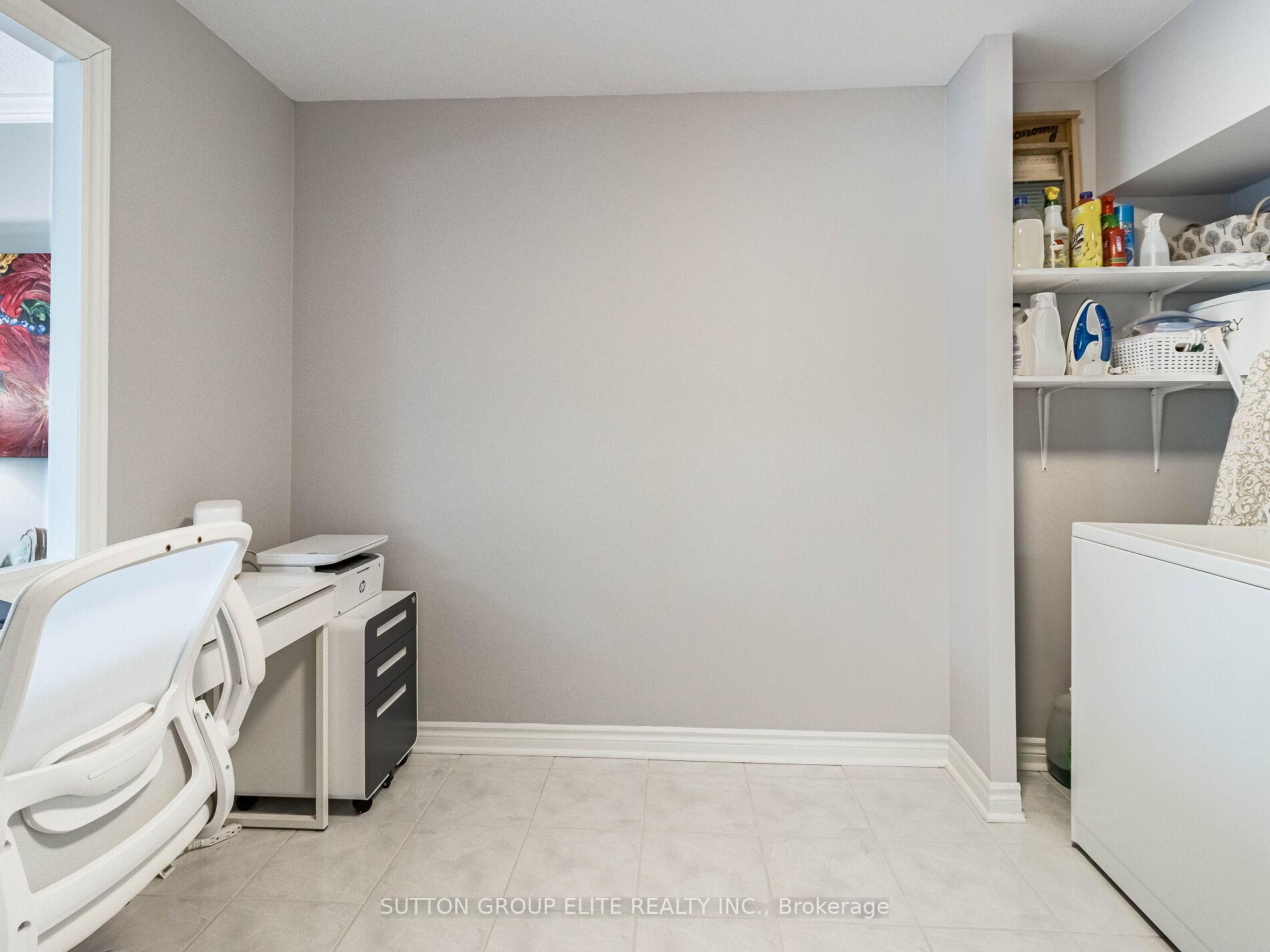 2 Bedrooms Condo at 50 Elm, Mississauga For sale
