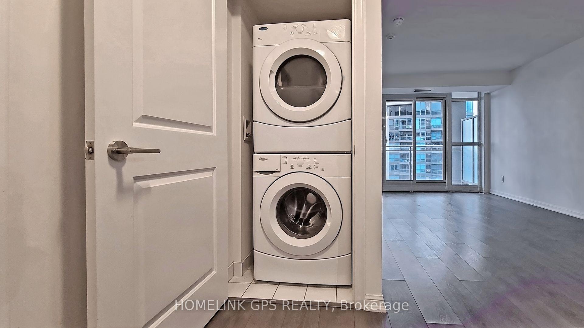 2 Bedrooms Condo at 35 Bastion, Toronto For sale