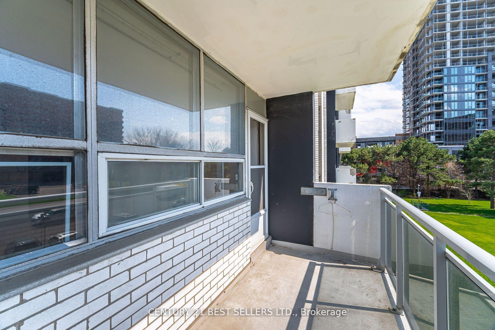 1 Bedroom Co-op at 151 La Rose, Toronto For sale