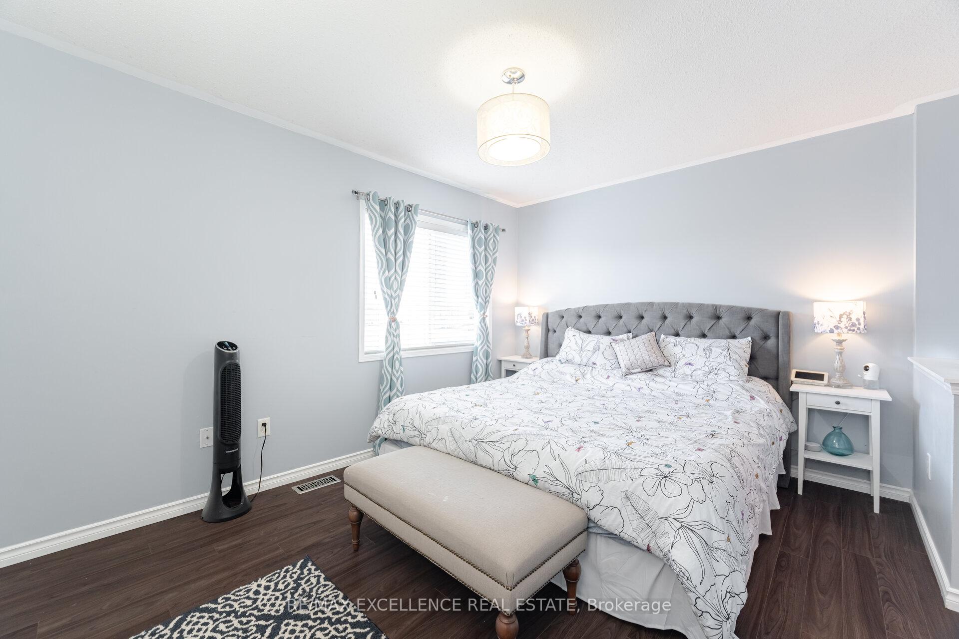 3 Bedrooms Condo at 4950 Albina, Mississauga For sale