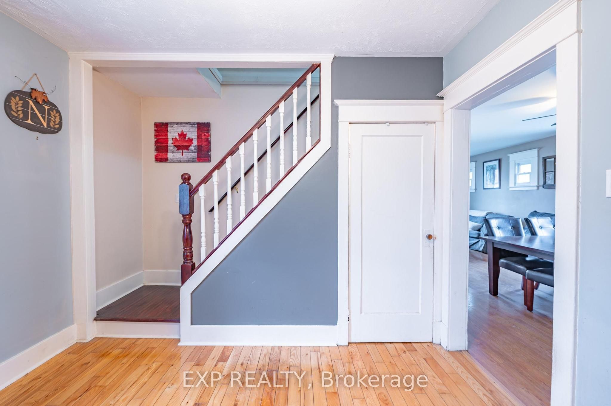 13 Queen Street S