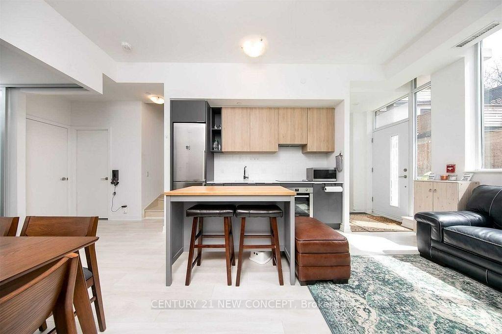 4 Bedrooms Condo at 120 Parliament, Toronto For sale