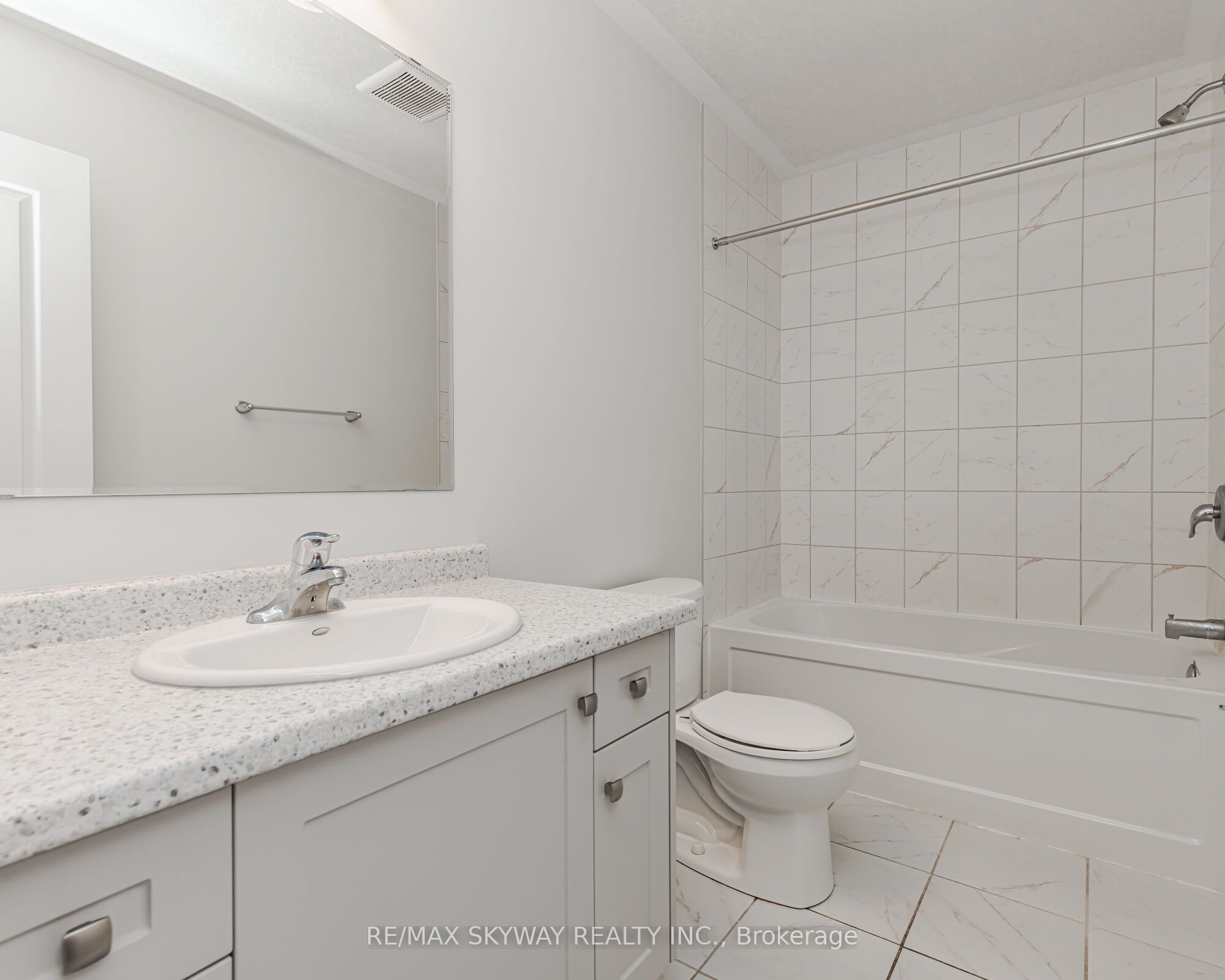 311 Woolwich Street, #5