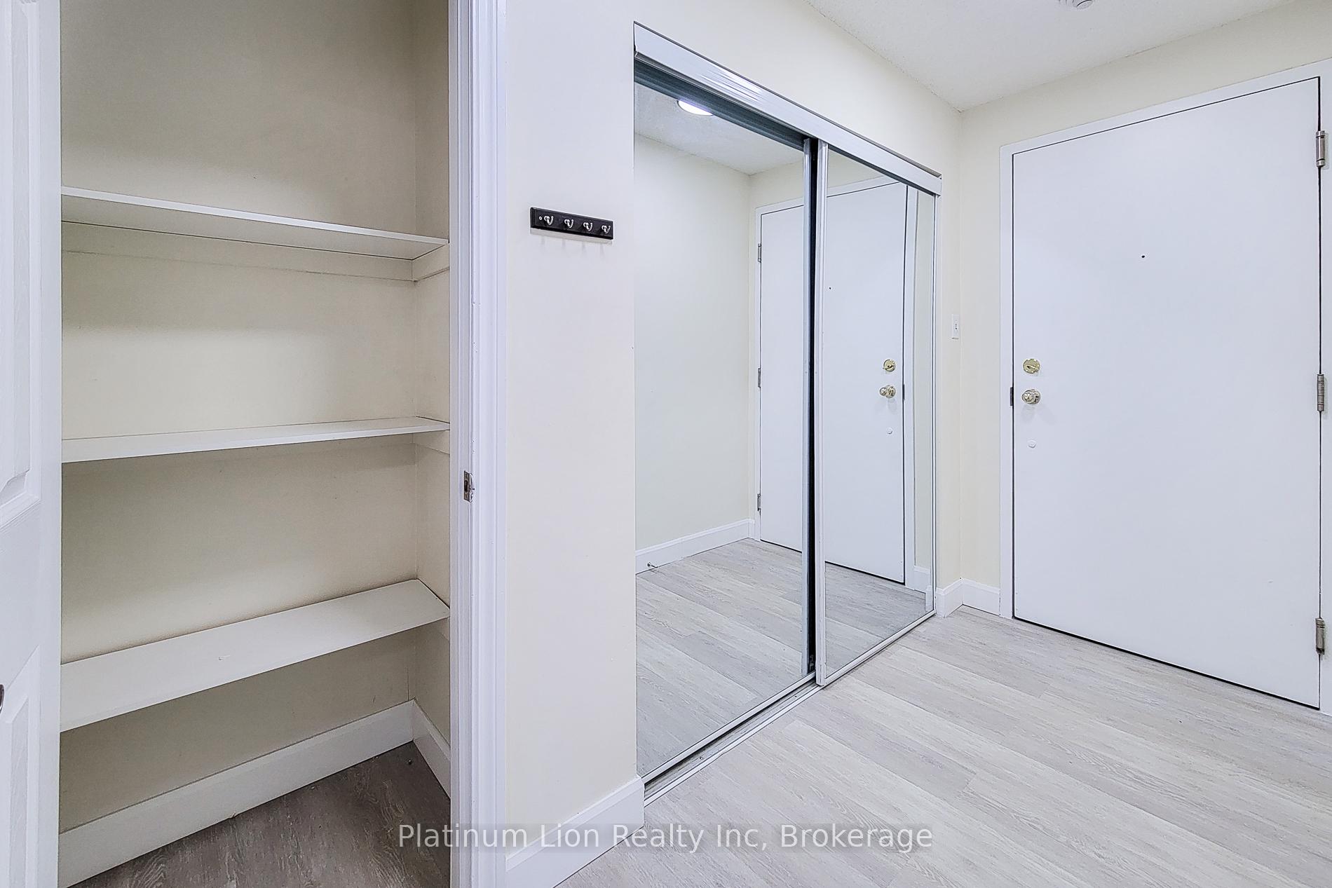 2 Bedrooms Condo at 135 James,  Hamilton For sale