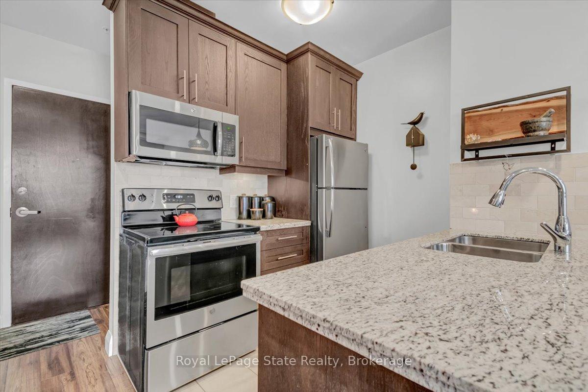 1 Bedroom Condo at 118 KING,  Hamilton For sale