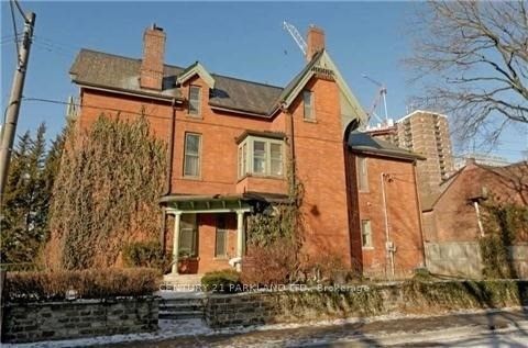 52 Bernard Avenue