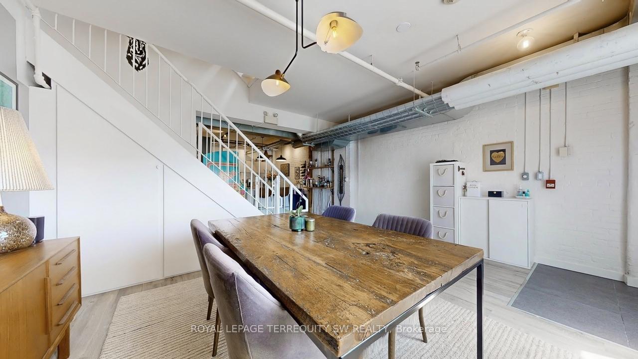 2 Bedrooms Condo at 284 St Helens, Toronto For sale