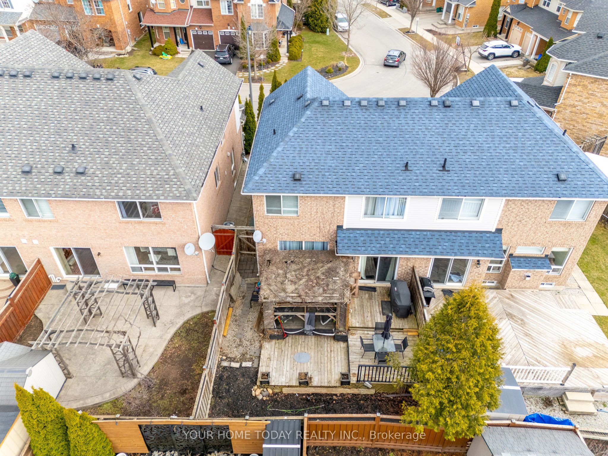 828 Gazley Circle, Milton, ON L9T 6M2