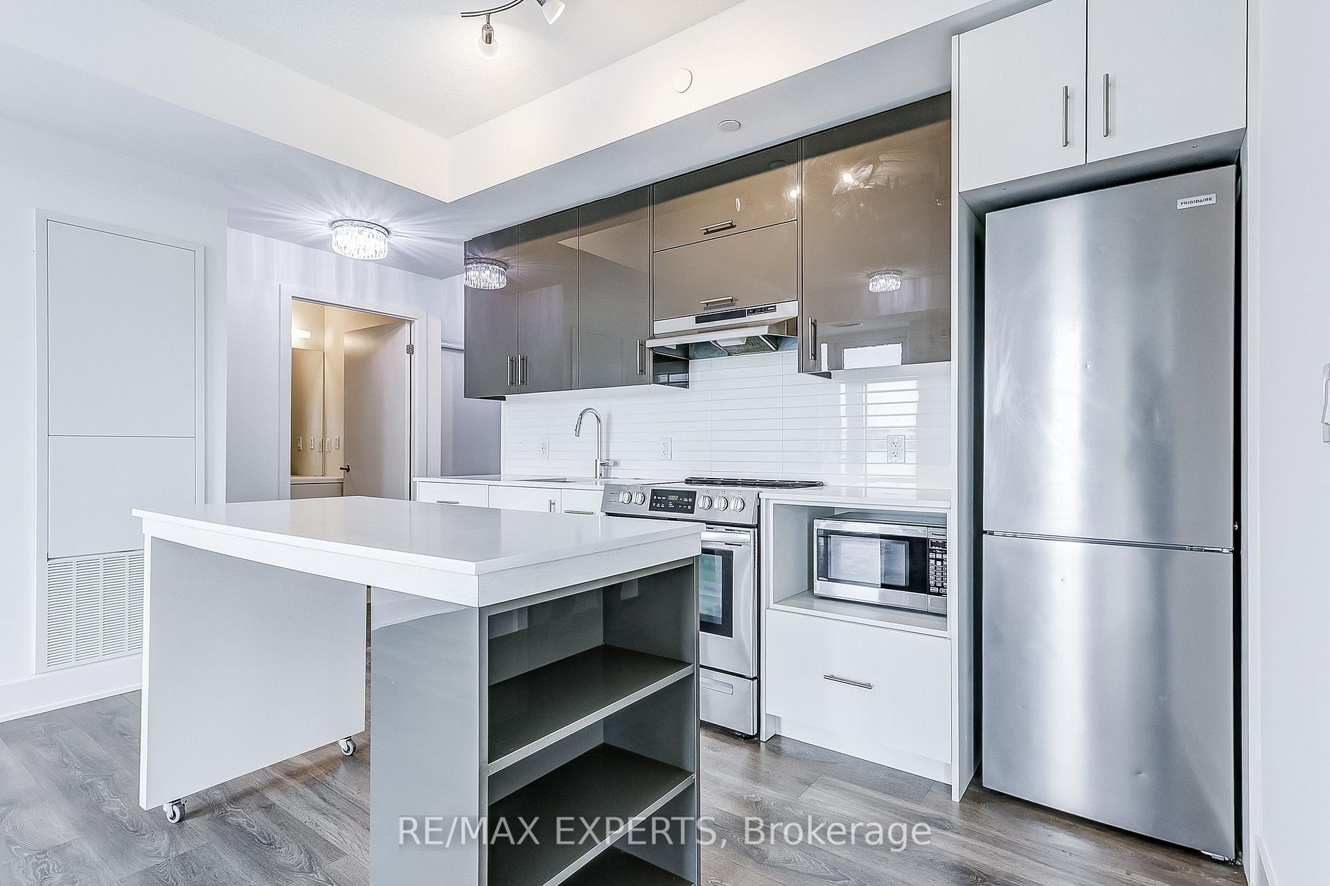 2 Bedrooms Condo at 188 Fairview Mall,  Toronto For sale