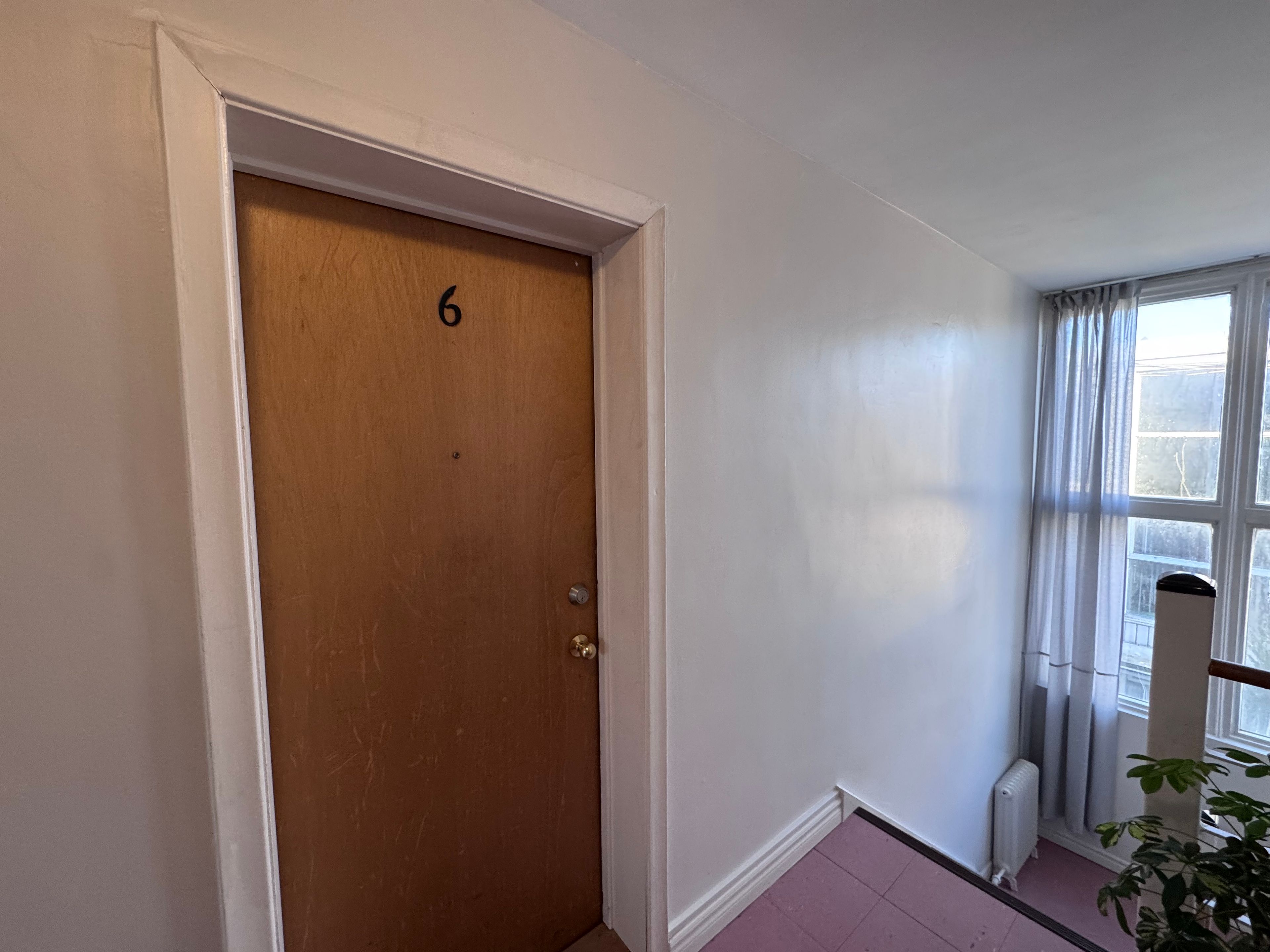 12 Sand Beach Road W 6