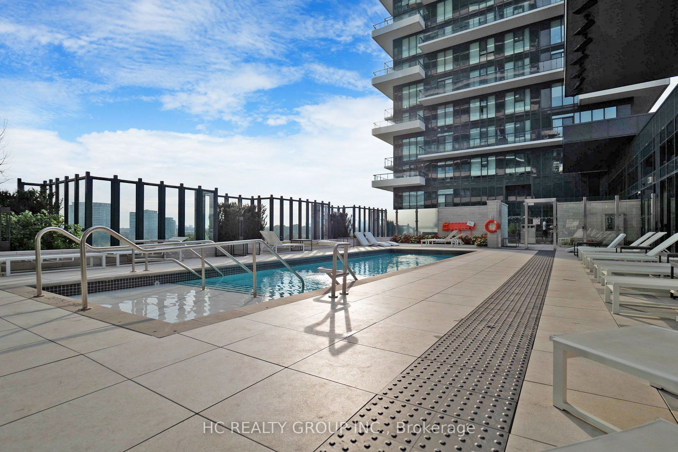 30 Inn On The Park Drive, #222