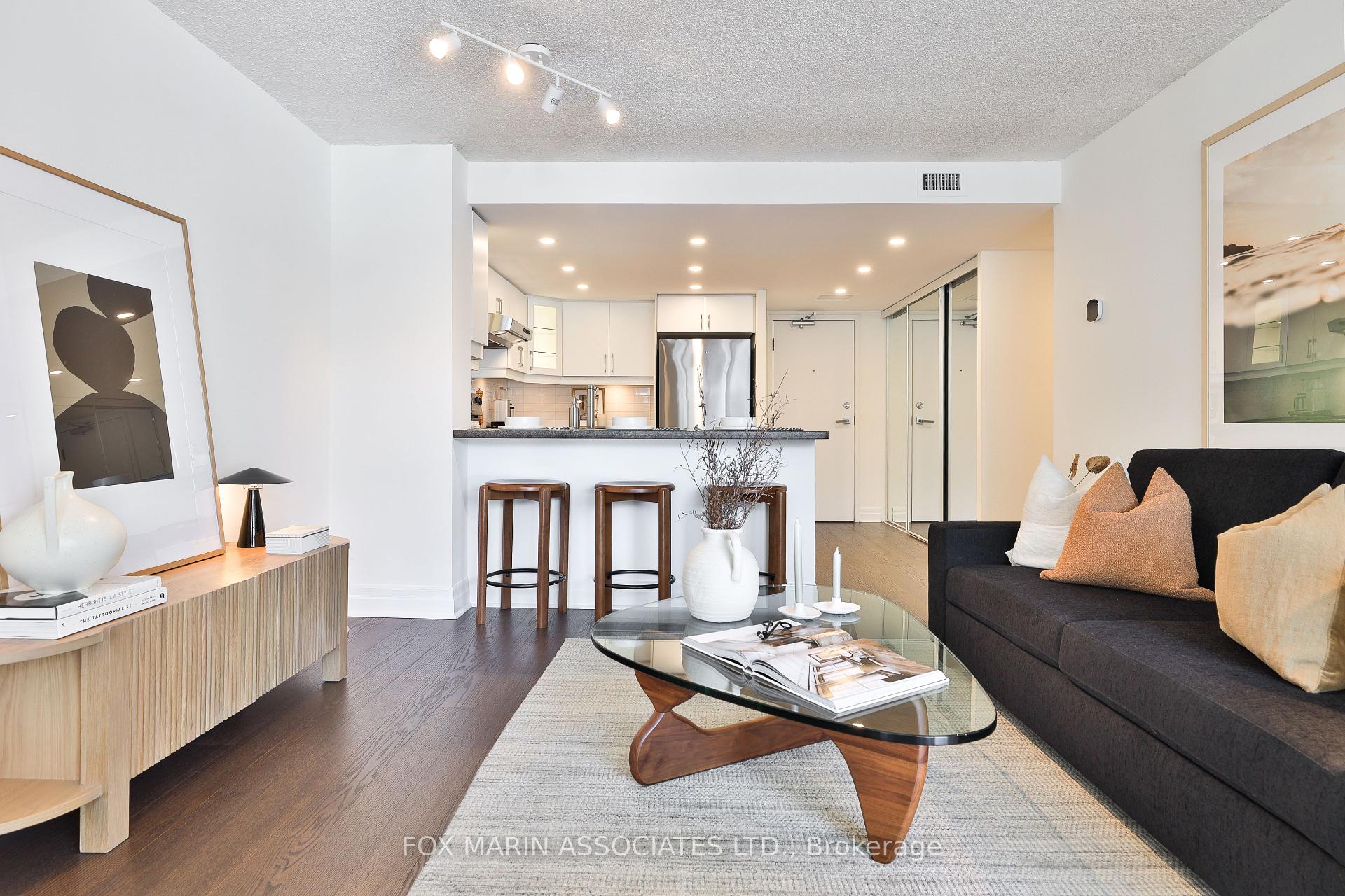 2 Bedrooms Condo at 701 King, Toronto For sale