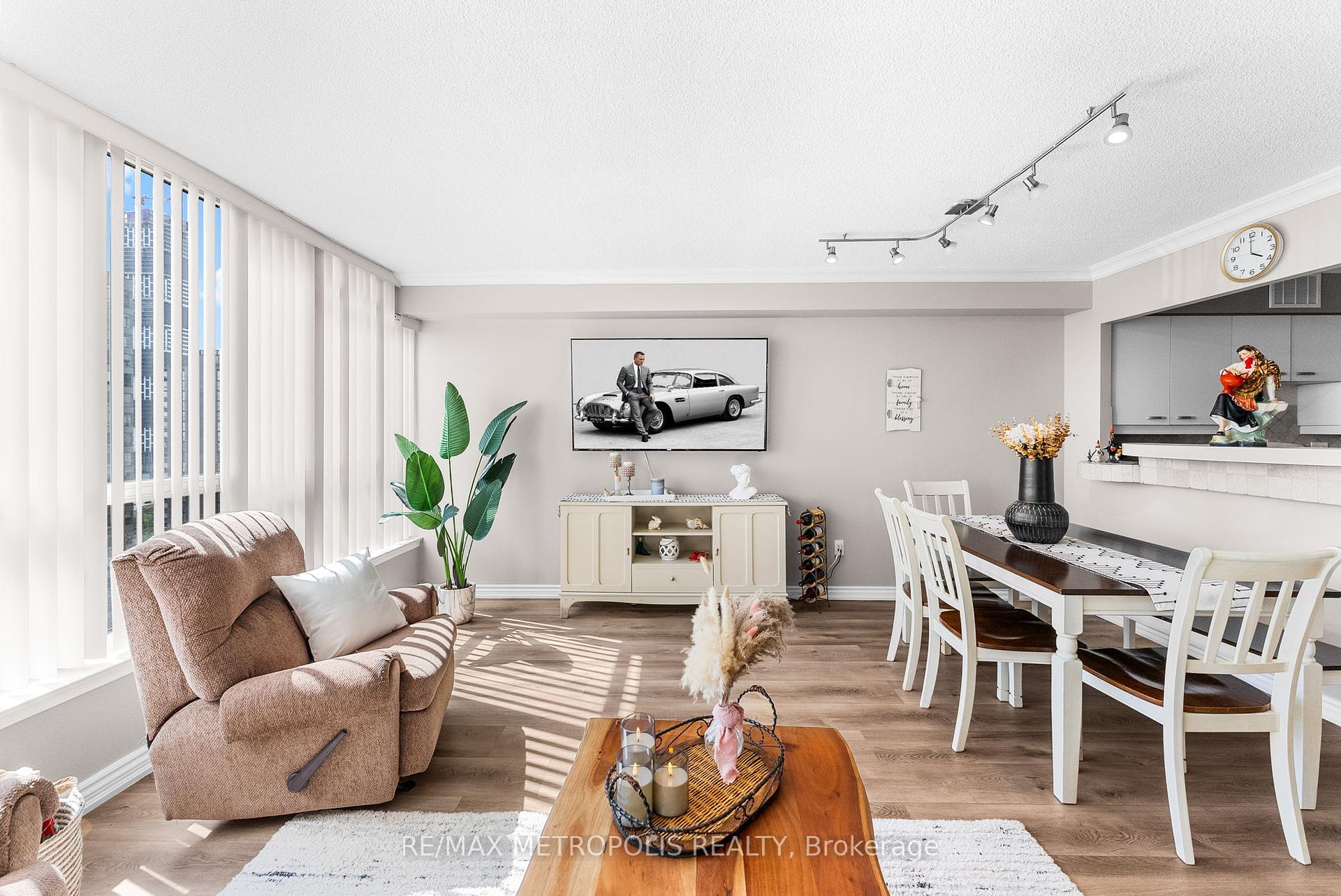 1 Bedroom Condo at 55 Elm, Mississauga For sale