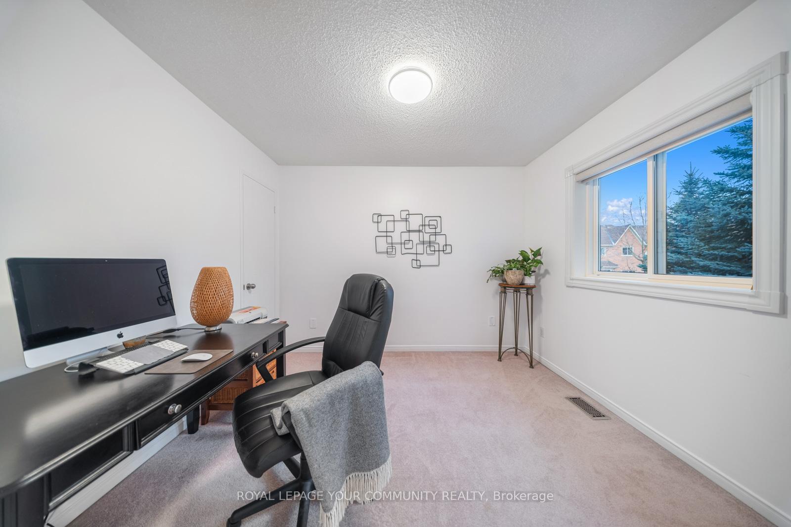 3 Bedrooms Condo at 5865 Dalebrook, Mississauga For sale