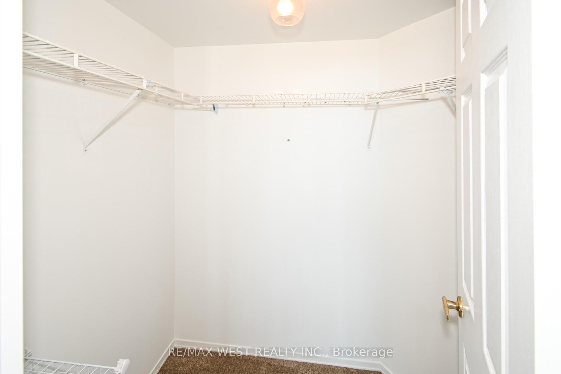 2 Bedrooms Condo at 3233 Eglinton,  Toronto For sale