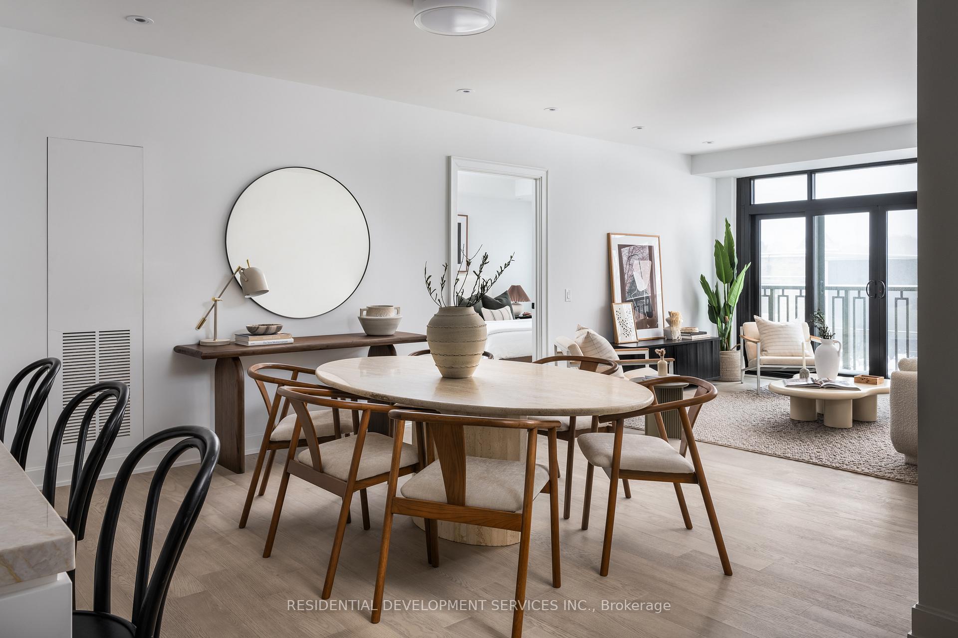 2 Bedrooms Condo at 1 Strathgowan, Toronto For sale