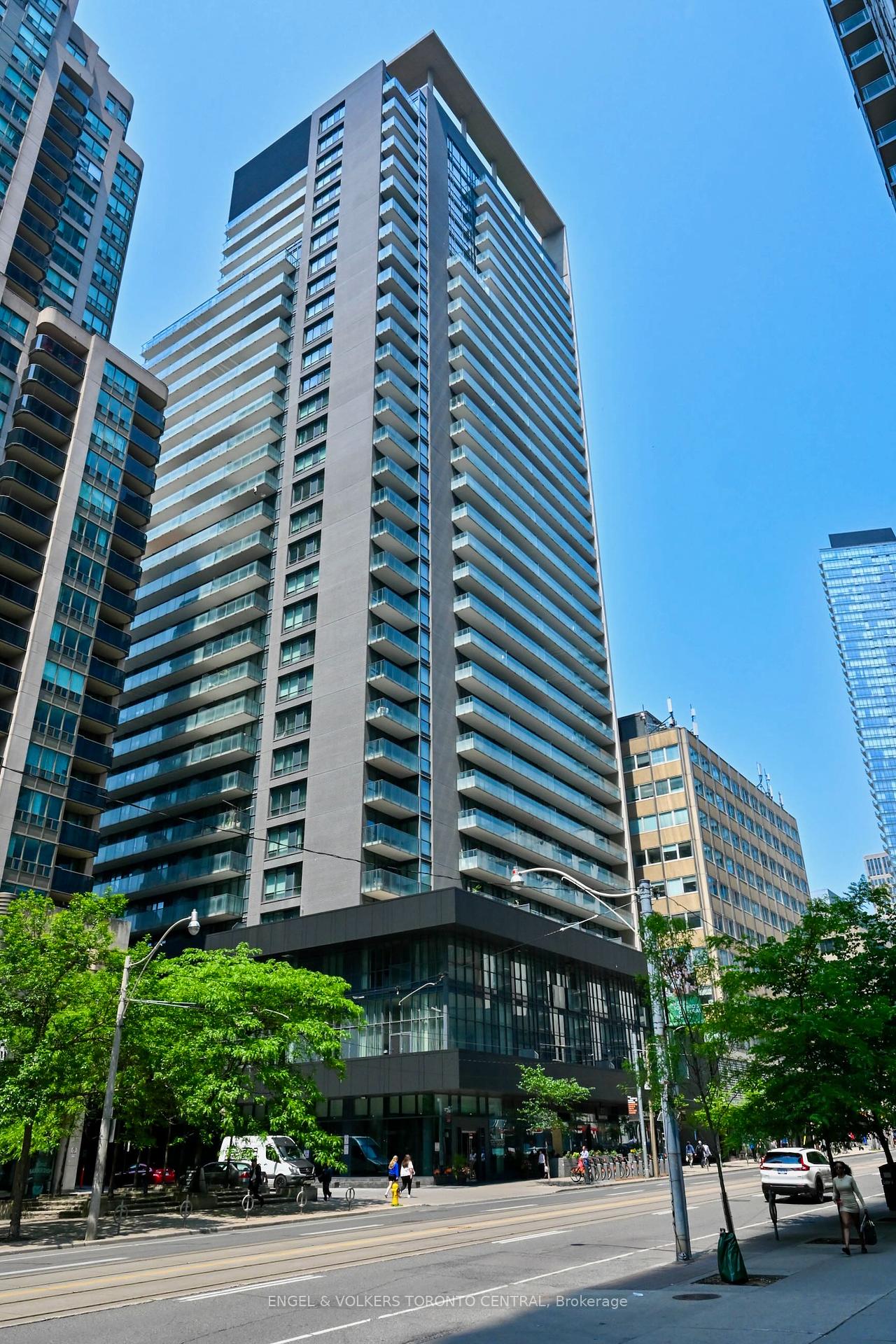 2 Bedrooms Condo at 770 Bay, Toronto For sale