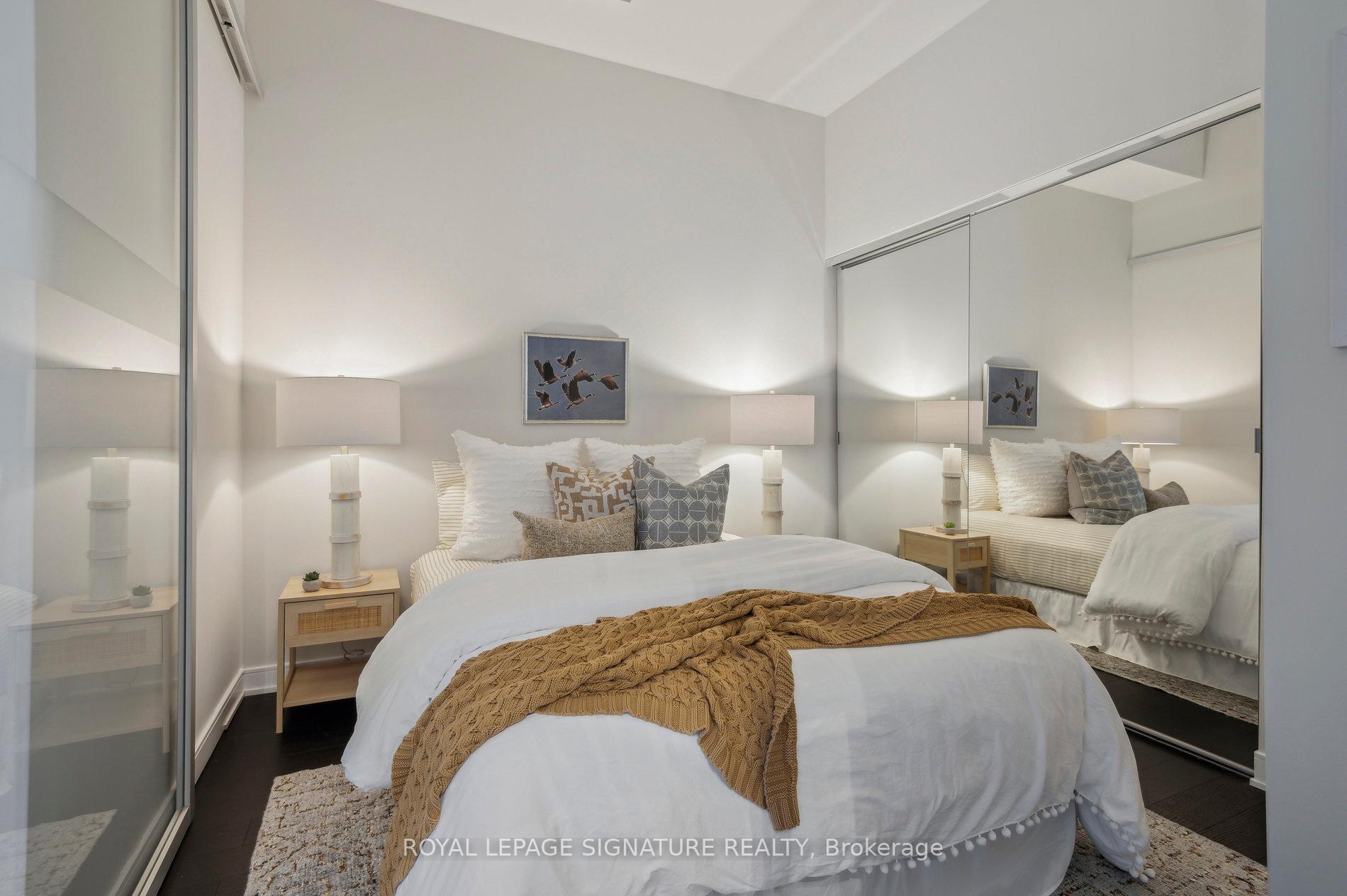 2 Bedrooms Condo at 88 Scott, Toronto For sale