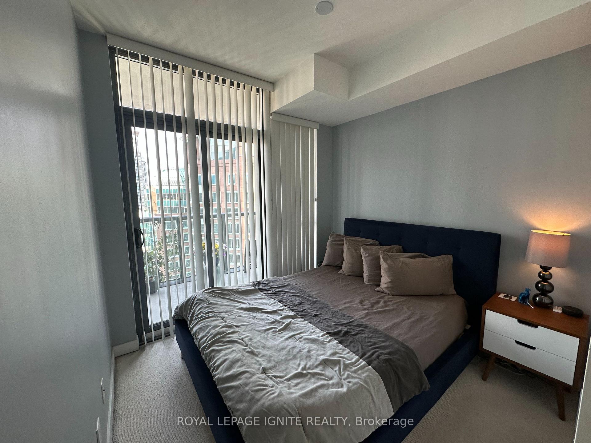 2 Bedrooms Condo at 110 Charles, Toronto For sale
