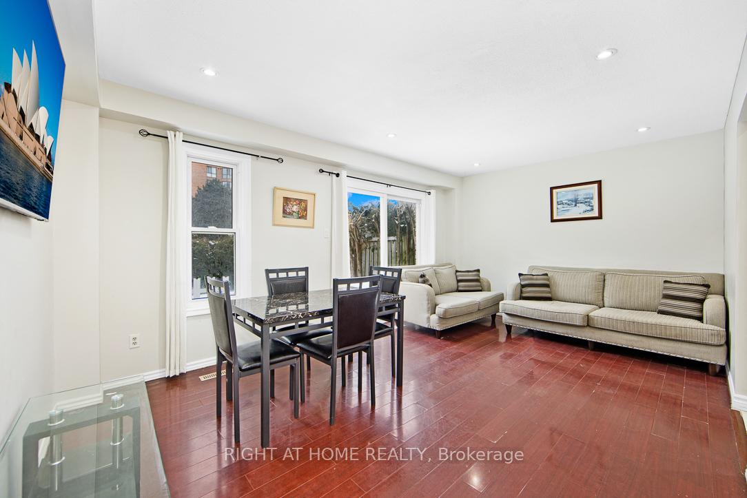 3 Bedrooms Condo at 50 Silver Bell,  Toronto For sale