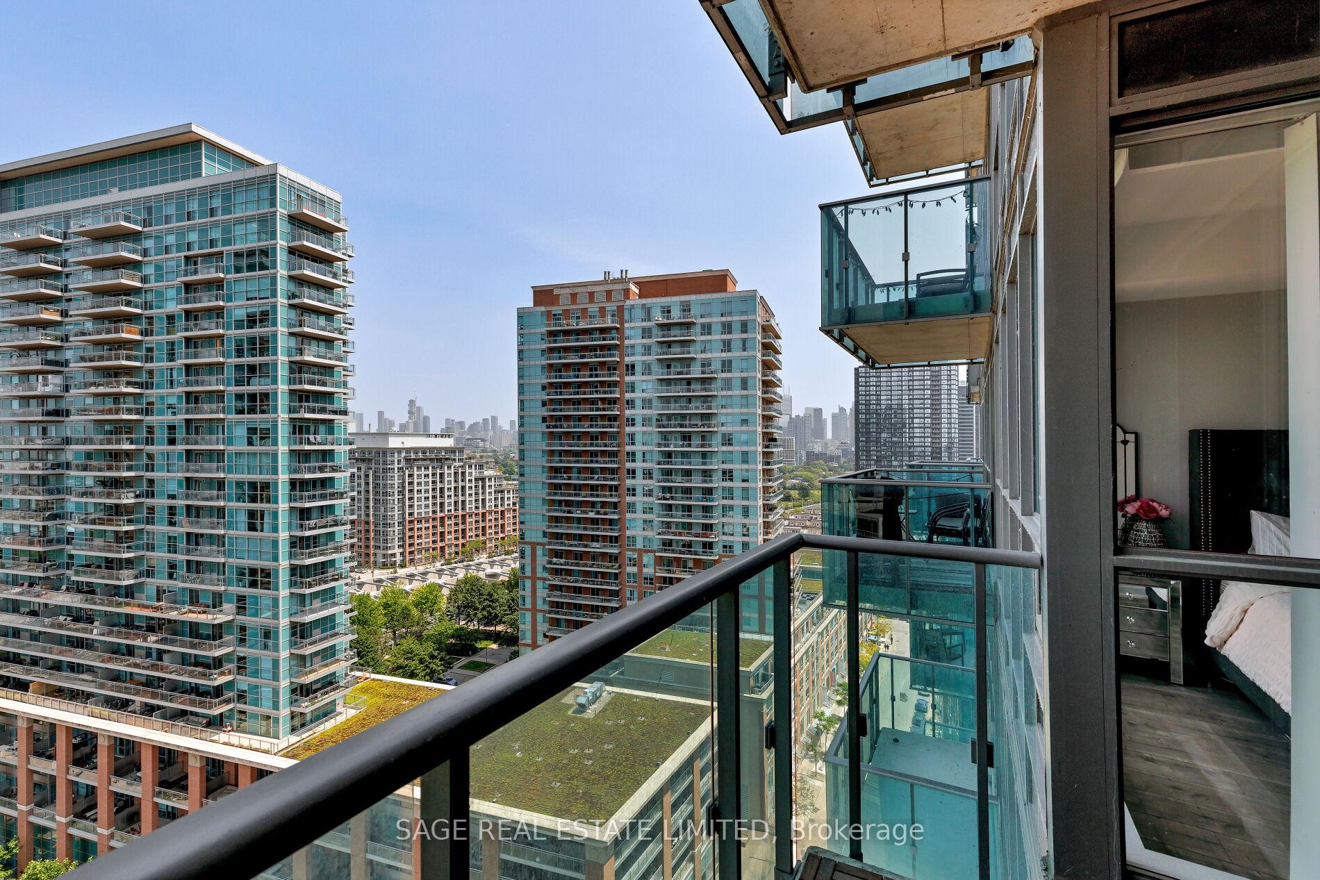 2 Bedrooms Condo at 150 East Liberty, Toronto For sale