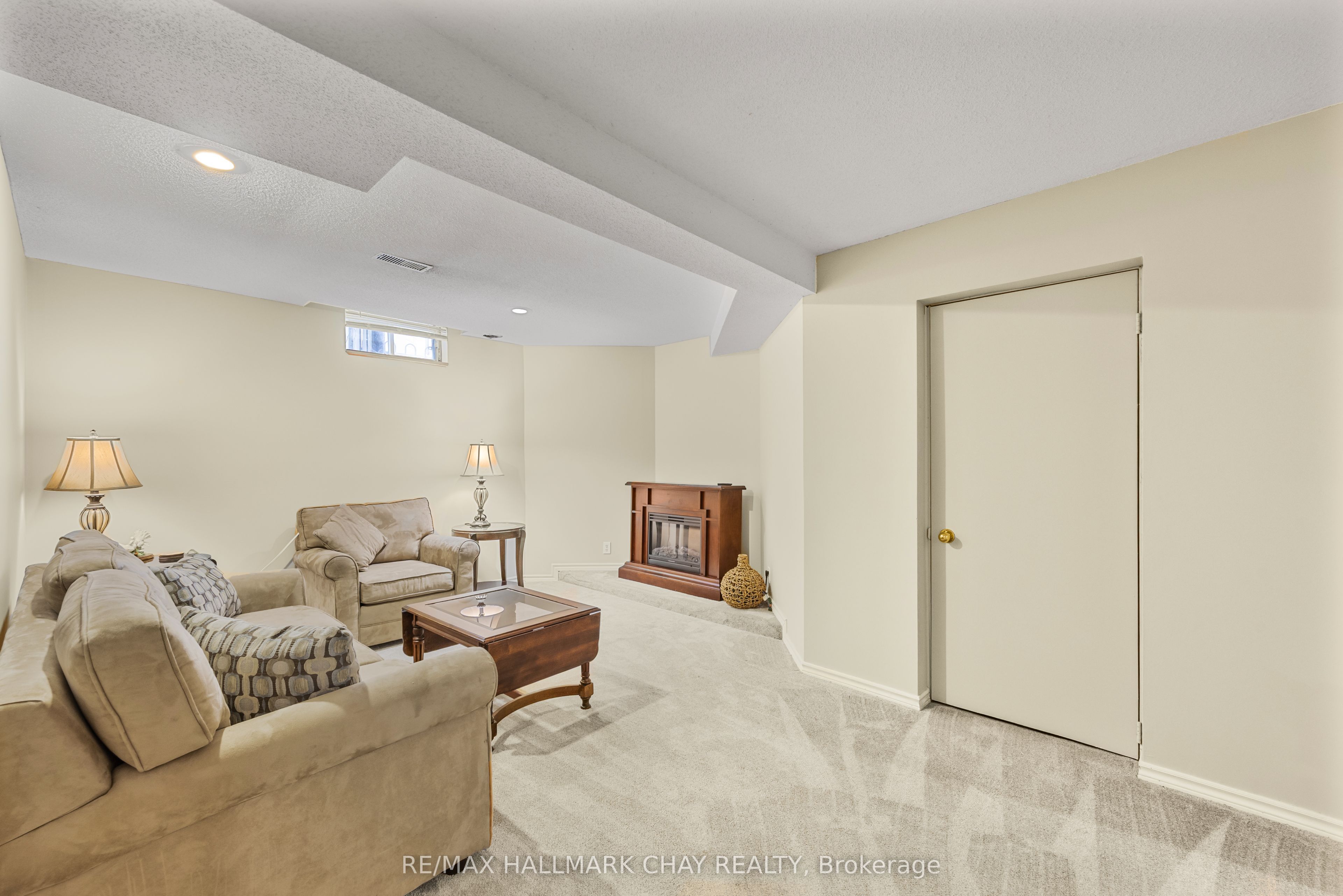 23 Grasett Crescent