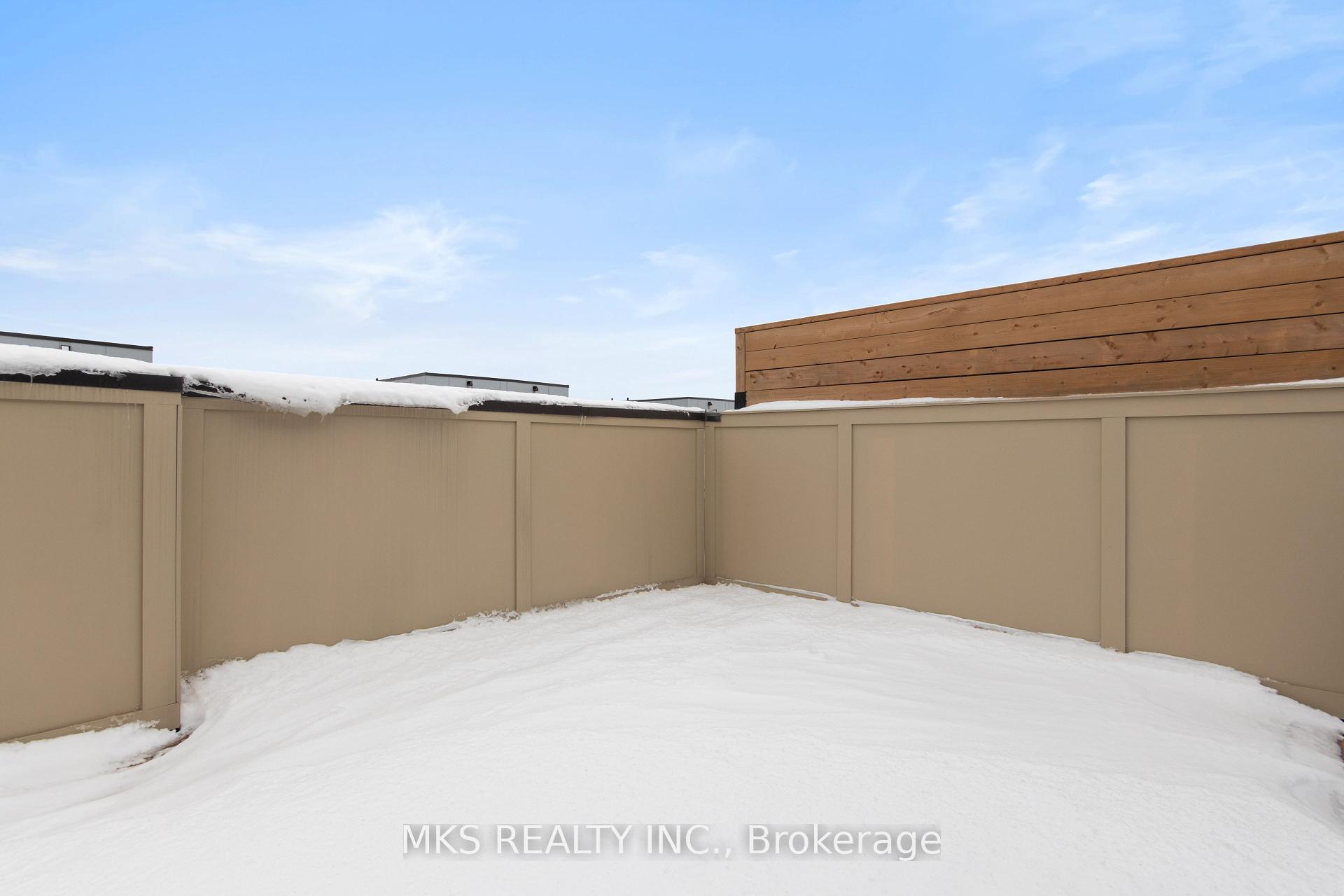 3 Bedrooms Condo at 23 Mable Smith,  Vaughan For sale