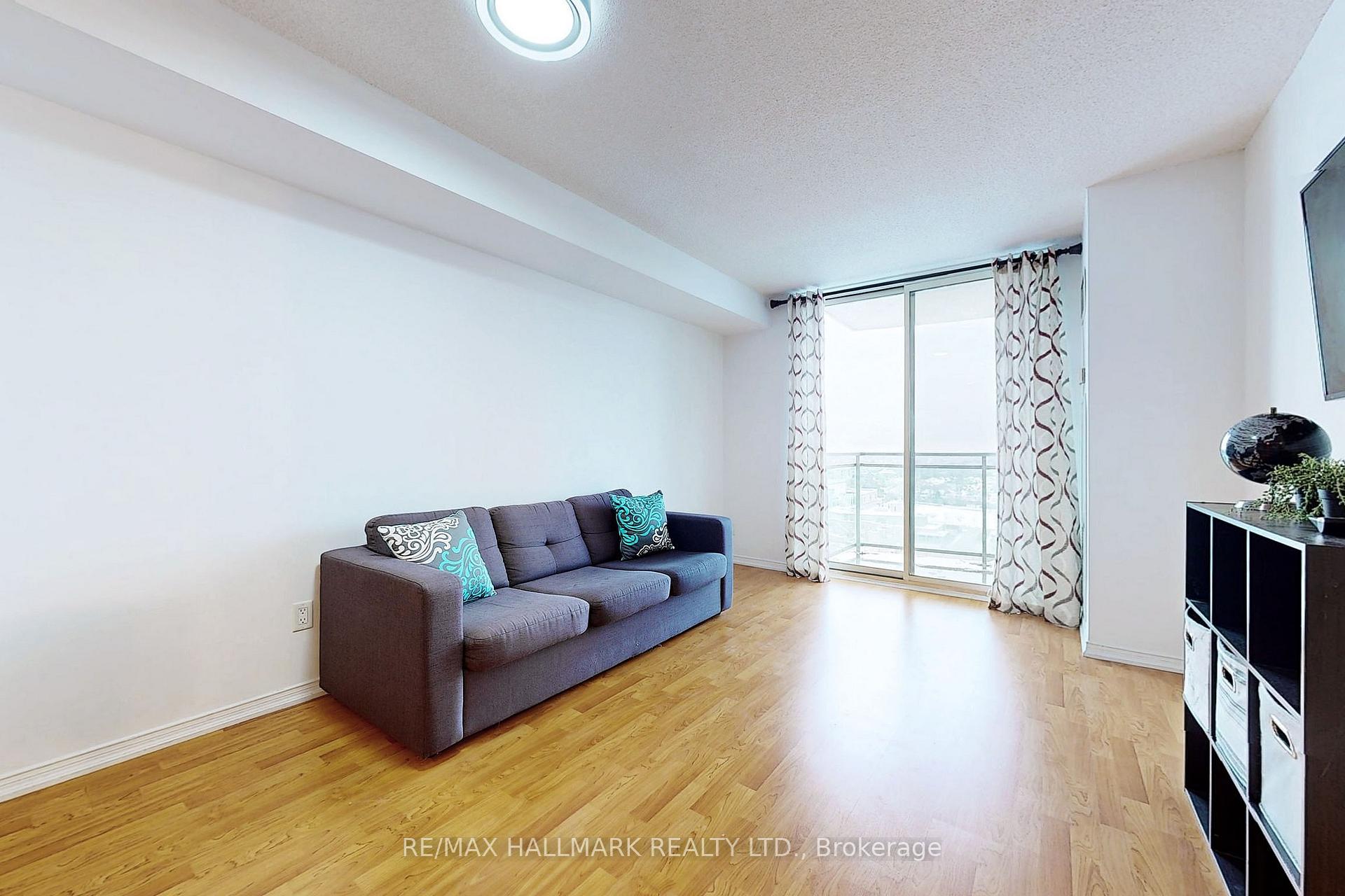 1 Bedroom Condo at 6 Rosebank,  Toronto For sale