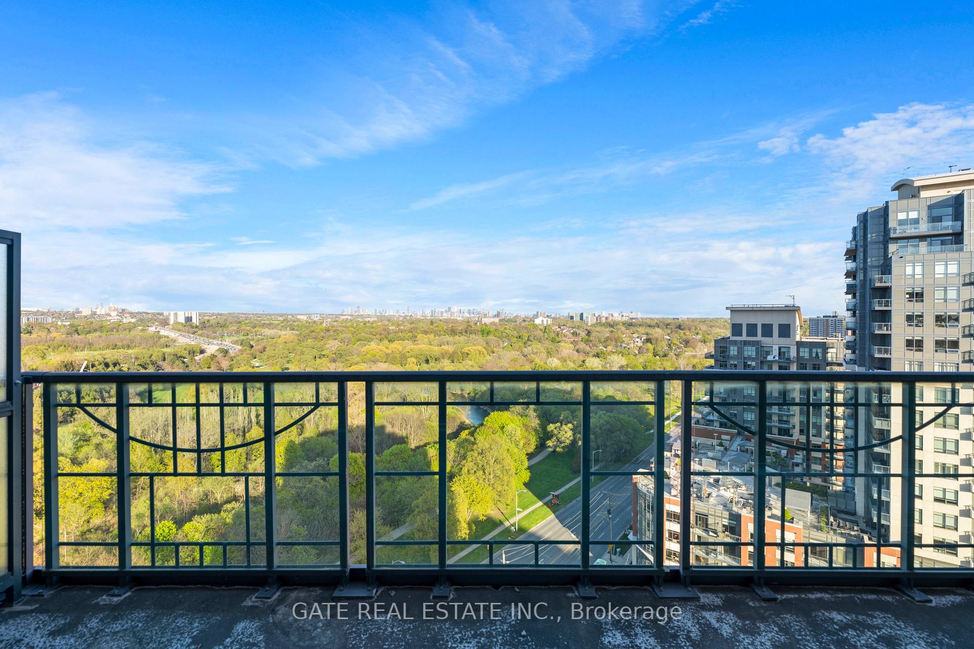 2 Bedrooms Condo at 38 Fontenay, Toronto For sale