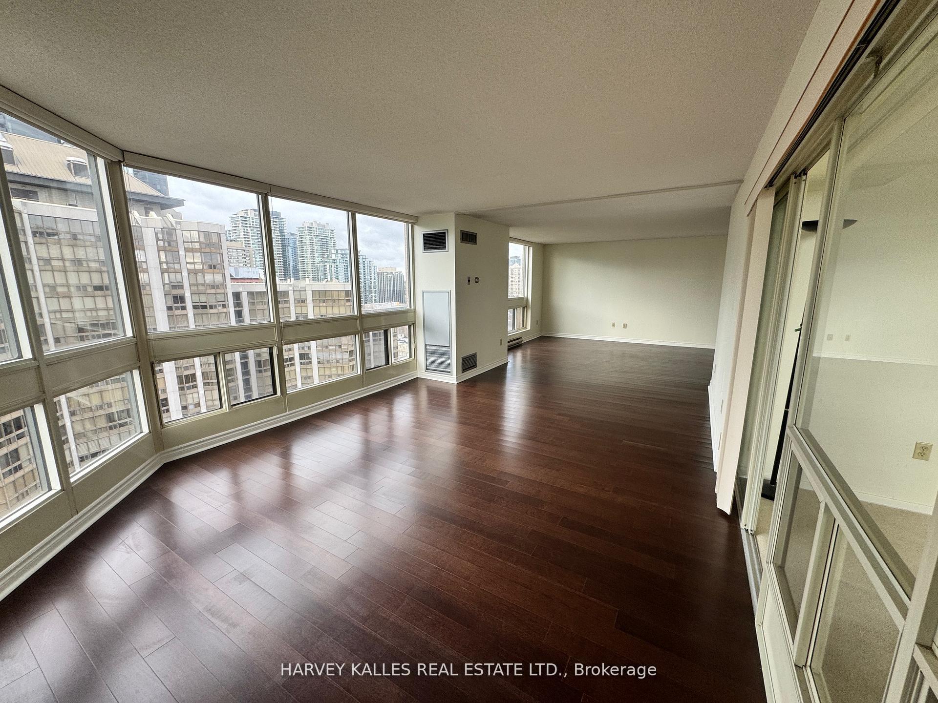 2 Bedrooms Condo at 5 Kenneth, Toronto For sale