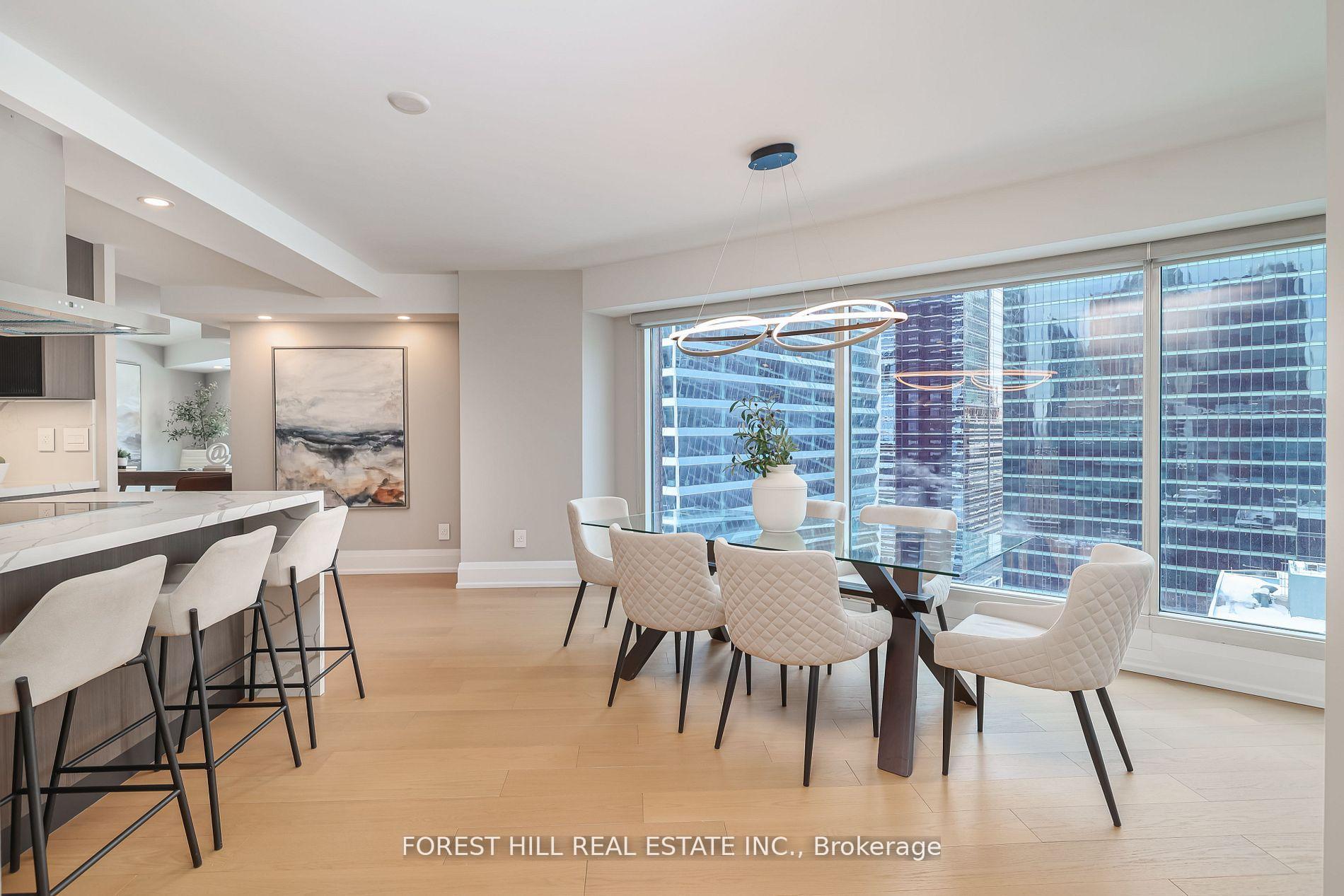 3 Bedrooms Condo at 33 University, Toronto For sale