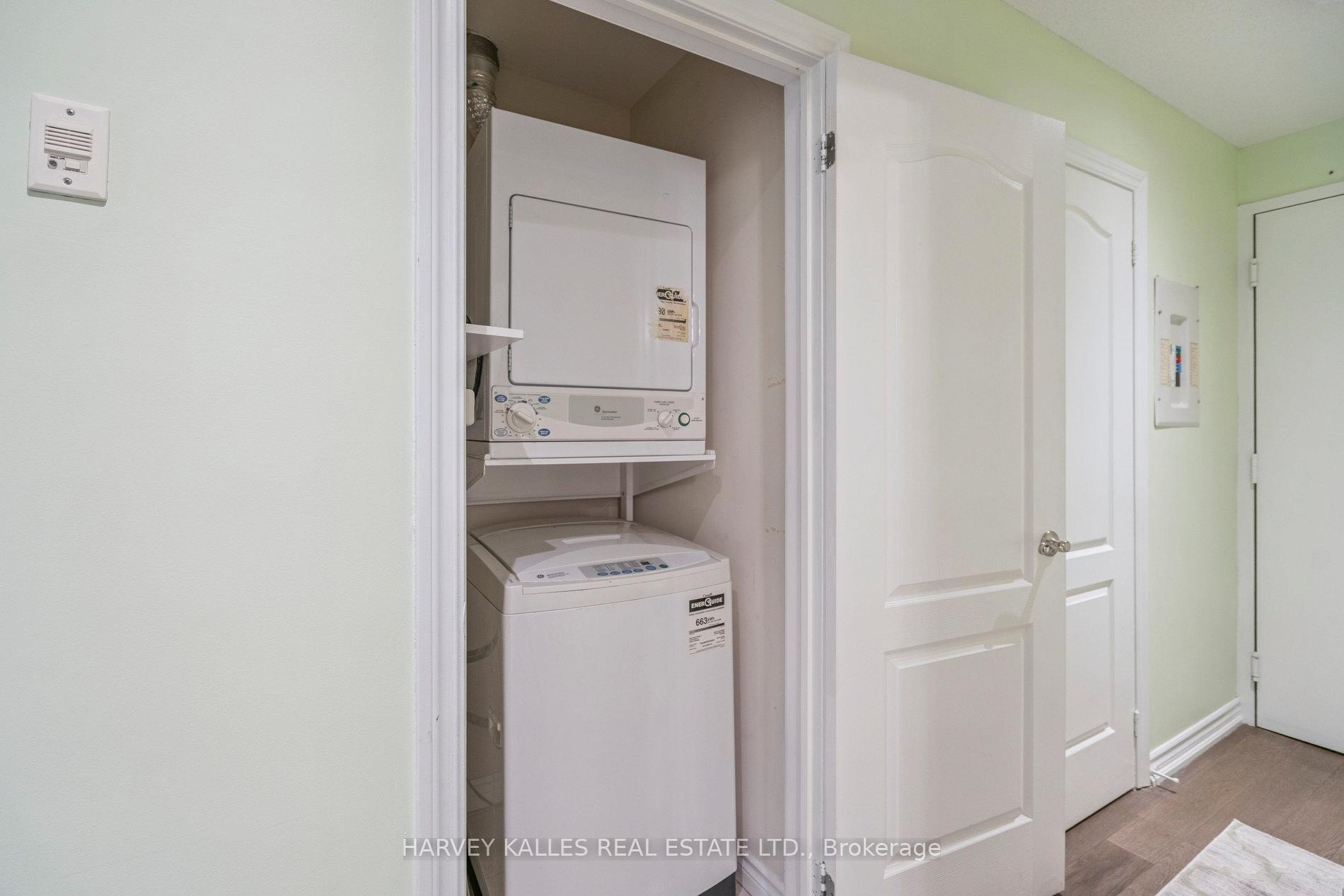 135 James Street S 414