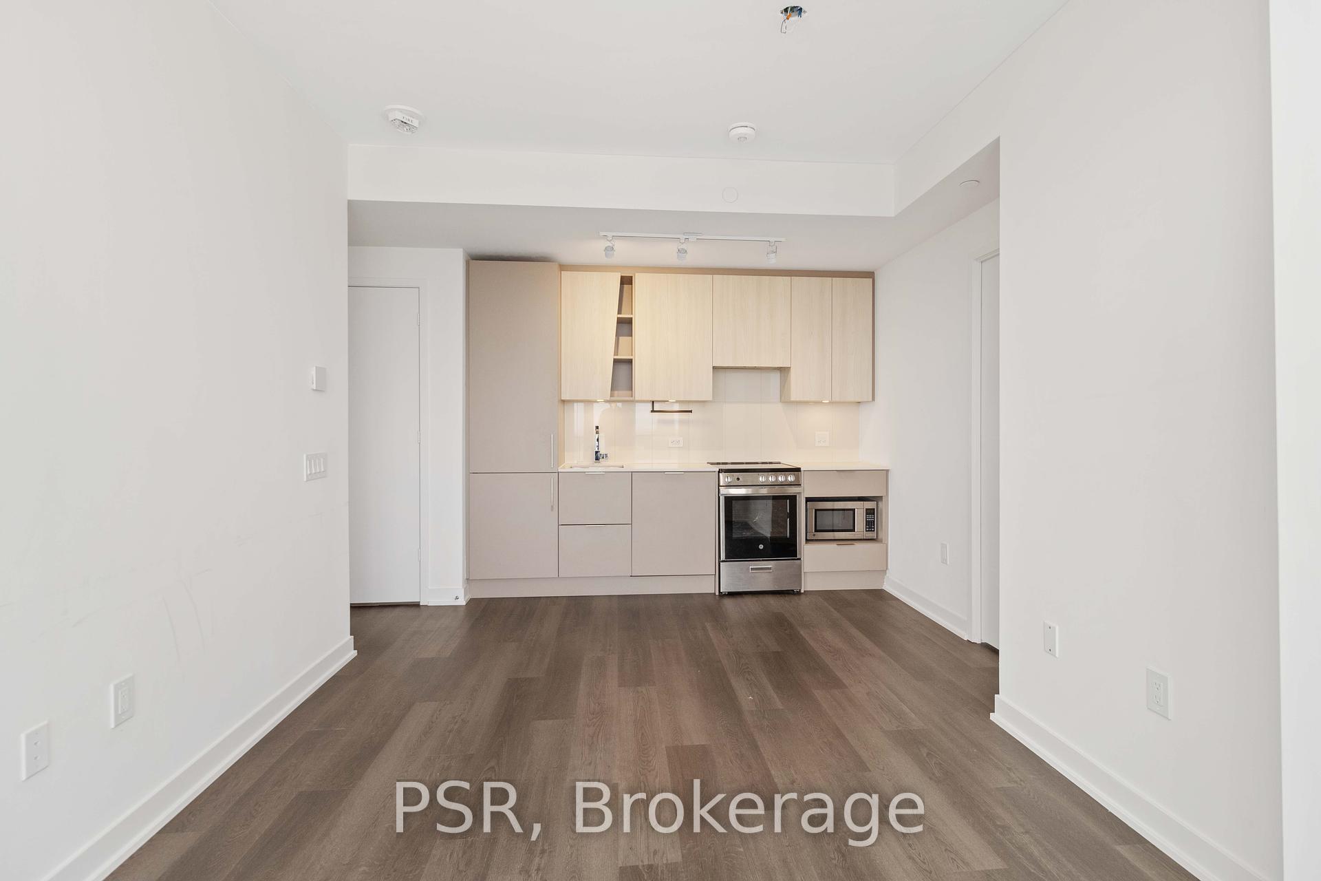 3 Bedrooms Condo at 3900 Confederation, Mississauga For sale