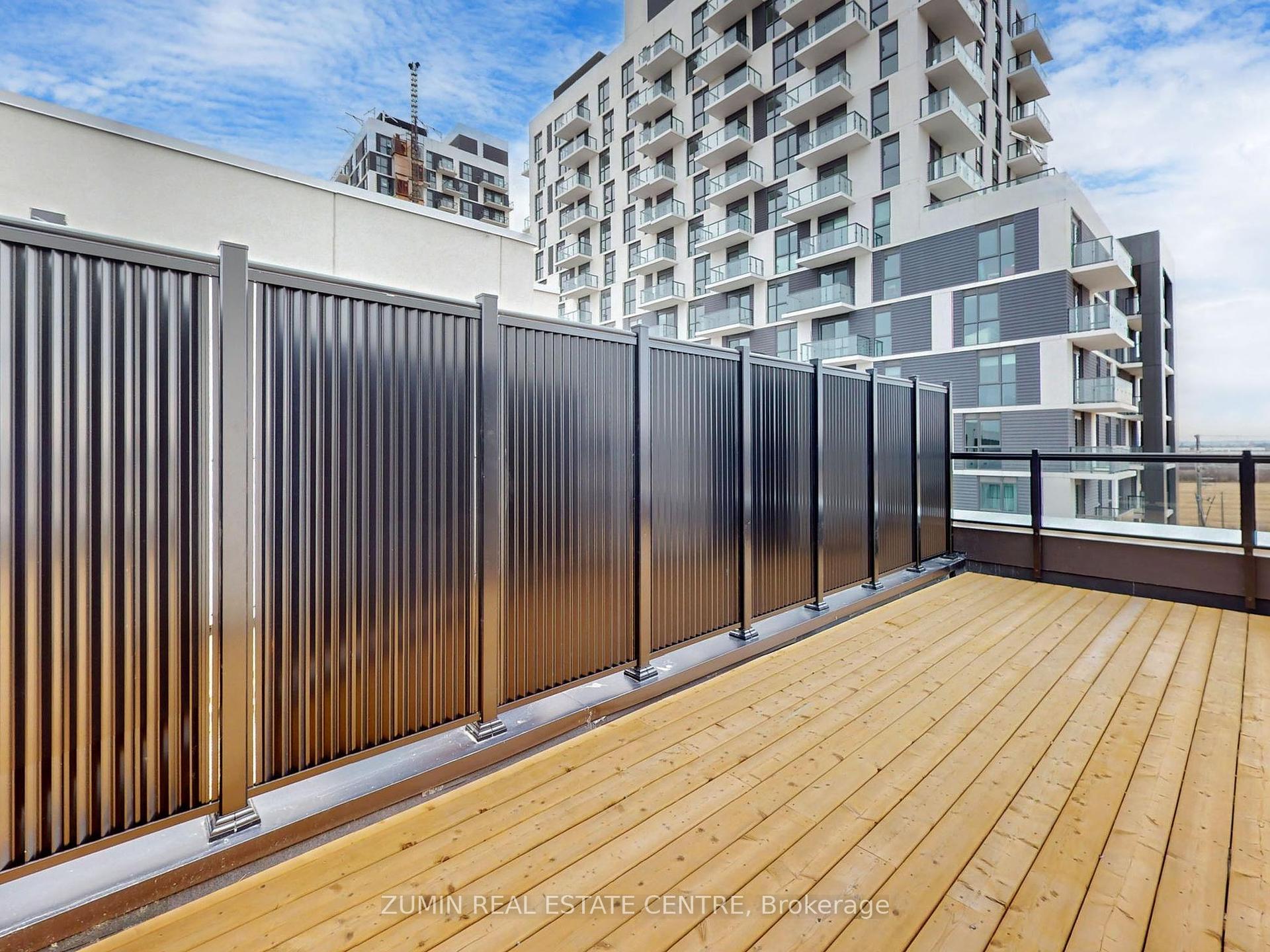 2 Bedrooms Condo at 349 Wheat Boom, Oakville For sale