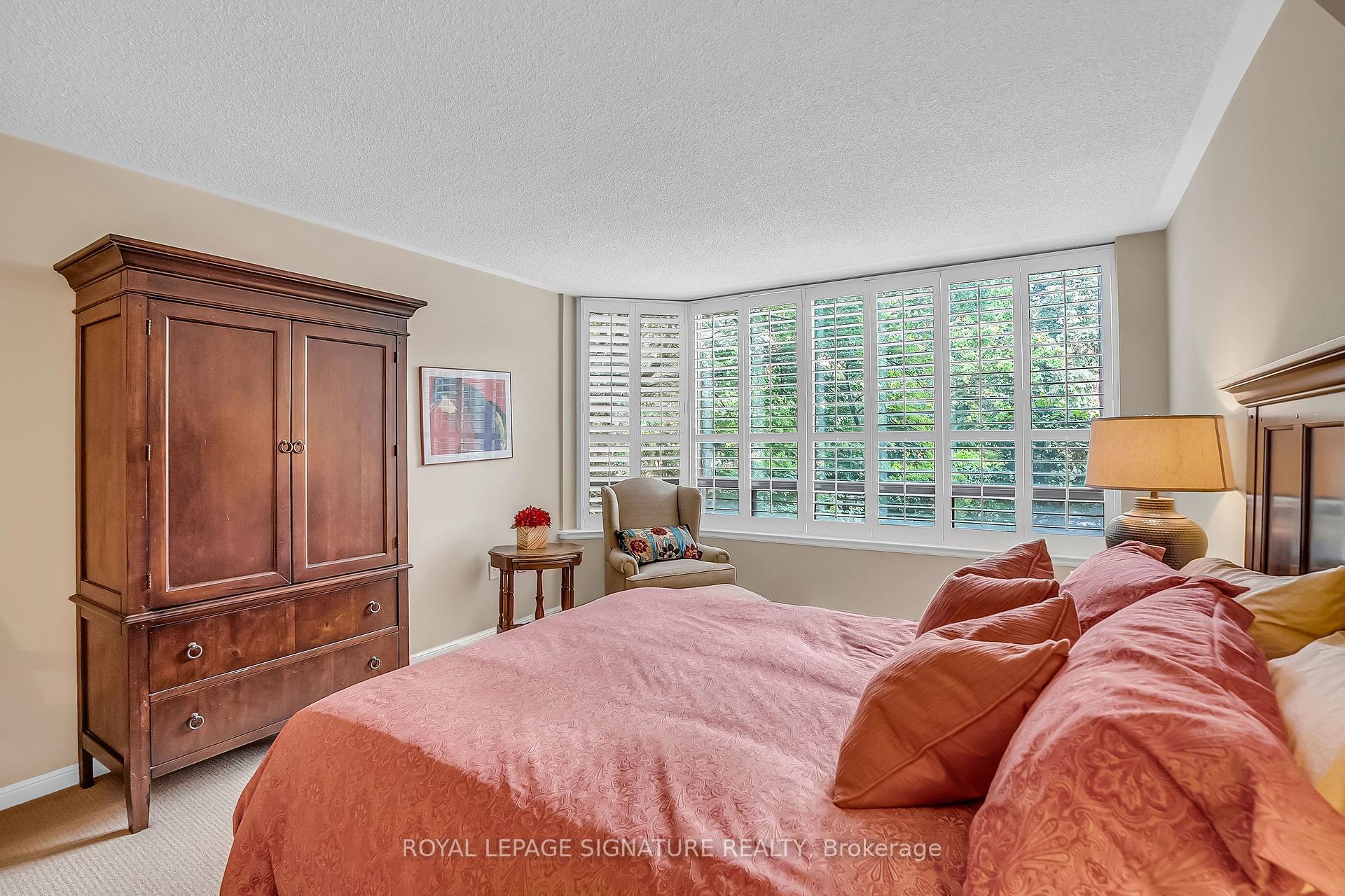 2 Bedrooms Condo at 245 The Donway, Toronto For sale