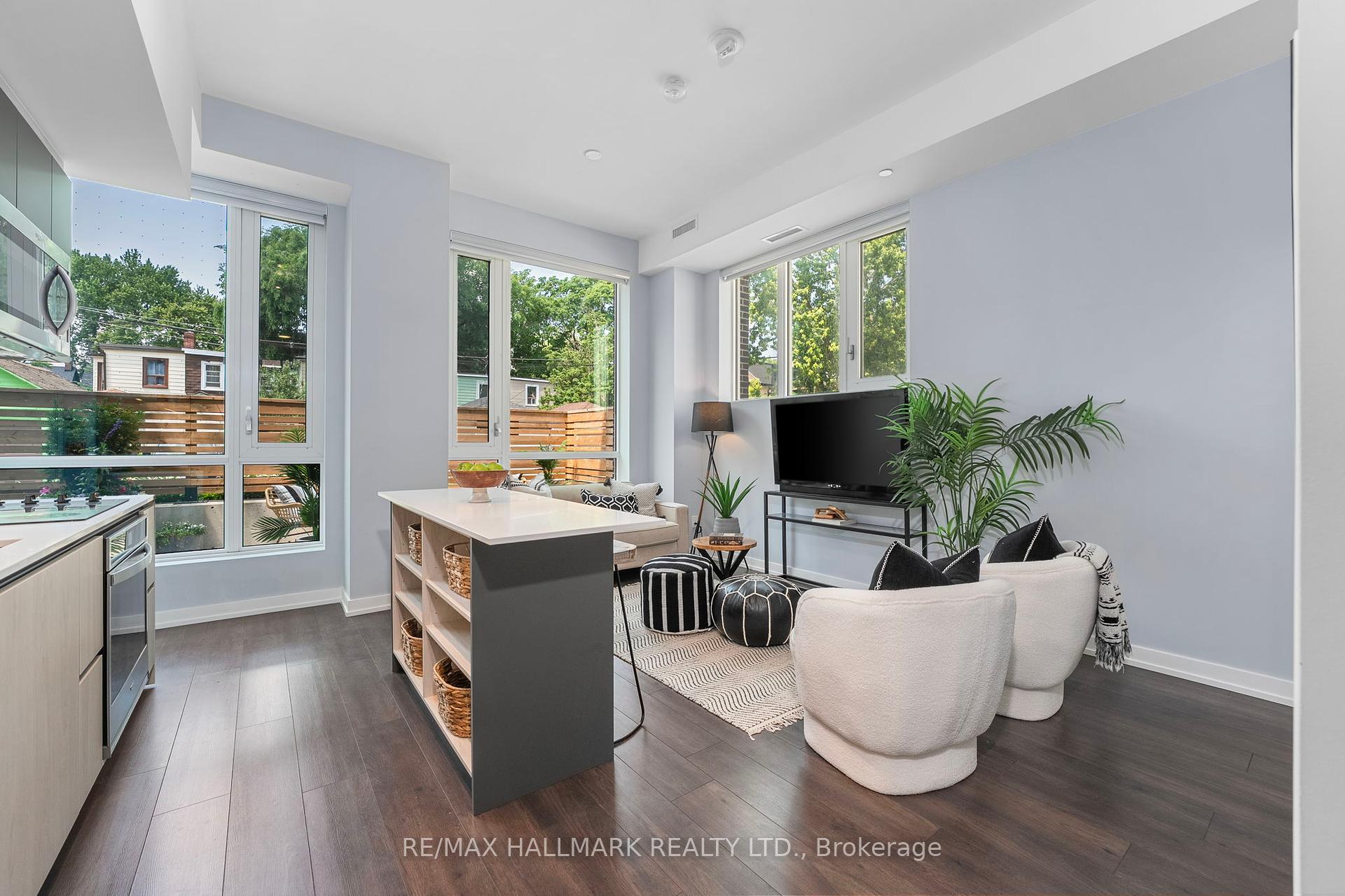 2 Bedrooms Condo at 150 Logan, Toronto For sale
