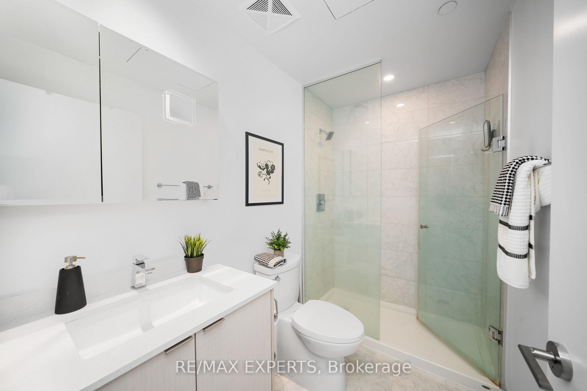 2 Bedrooms Condo at 1926 Lake Shore, Toronto For sale