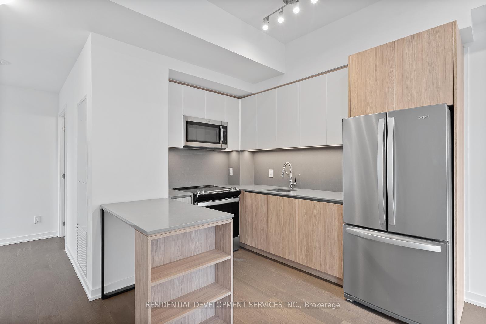 4 Bedrooms Condo at 15 Maryport,  Toronto For sale