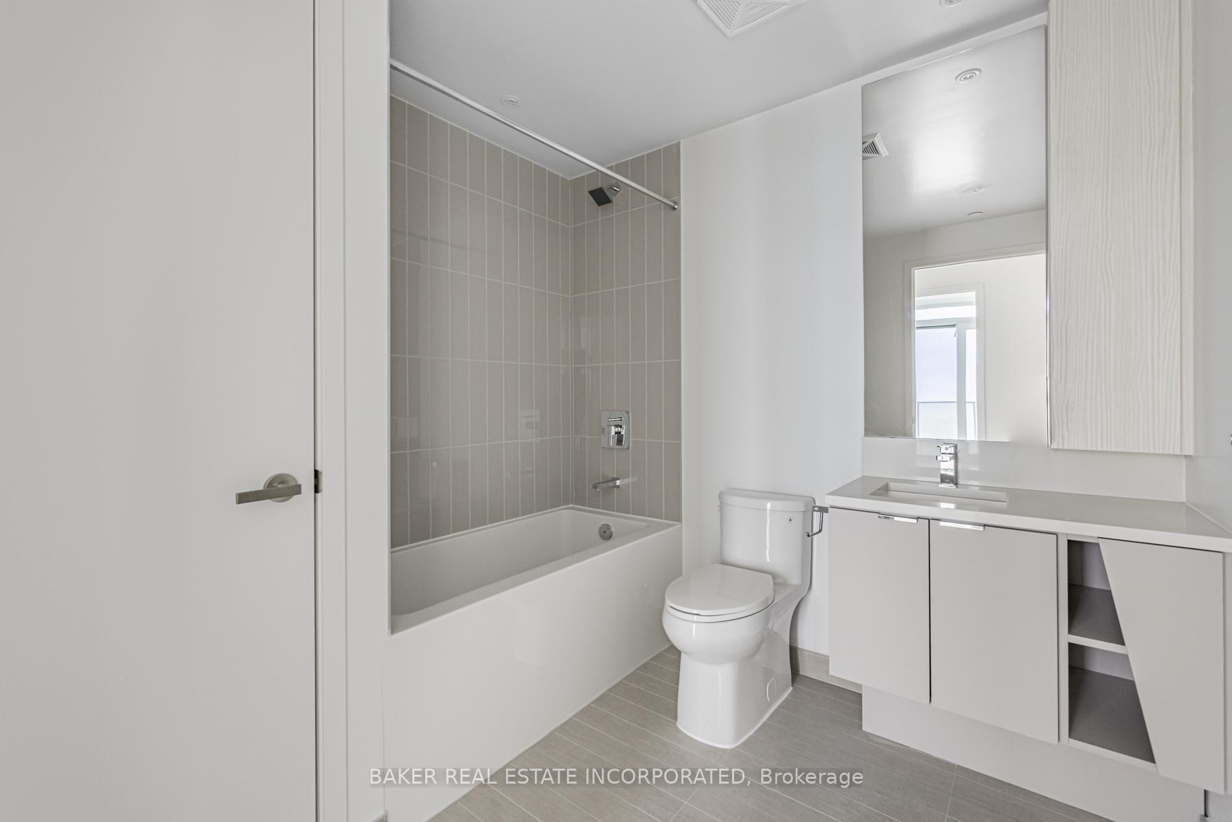 3 Bedrooms Condo at 3883 Quartz, Mississauga For sale