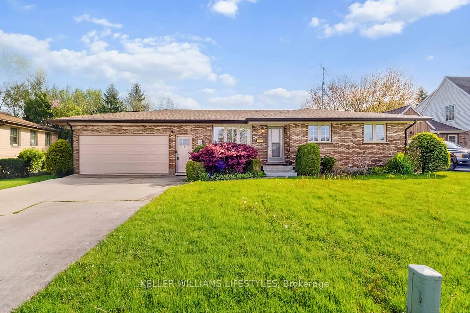 4 Anne Crescent, Southwest Middlesex, ON N0M 1L0