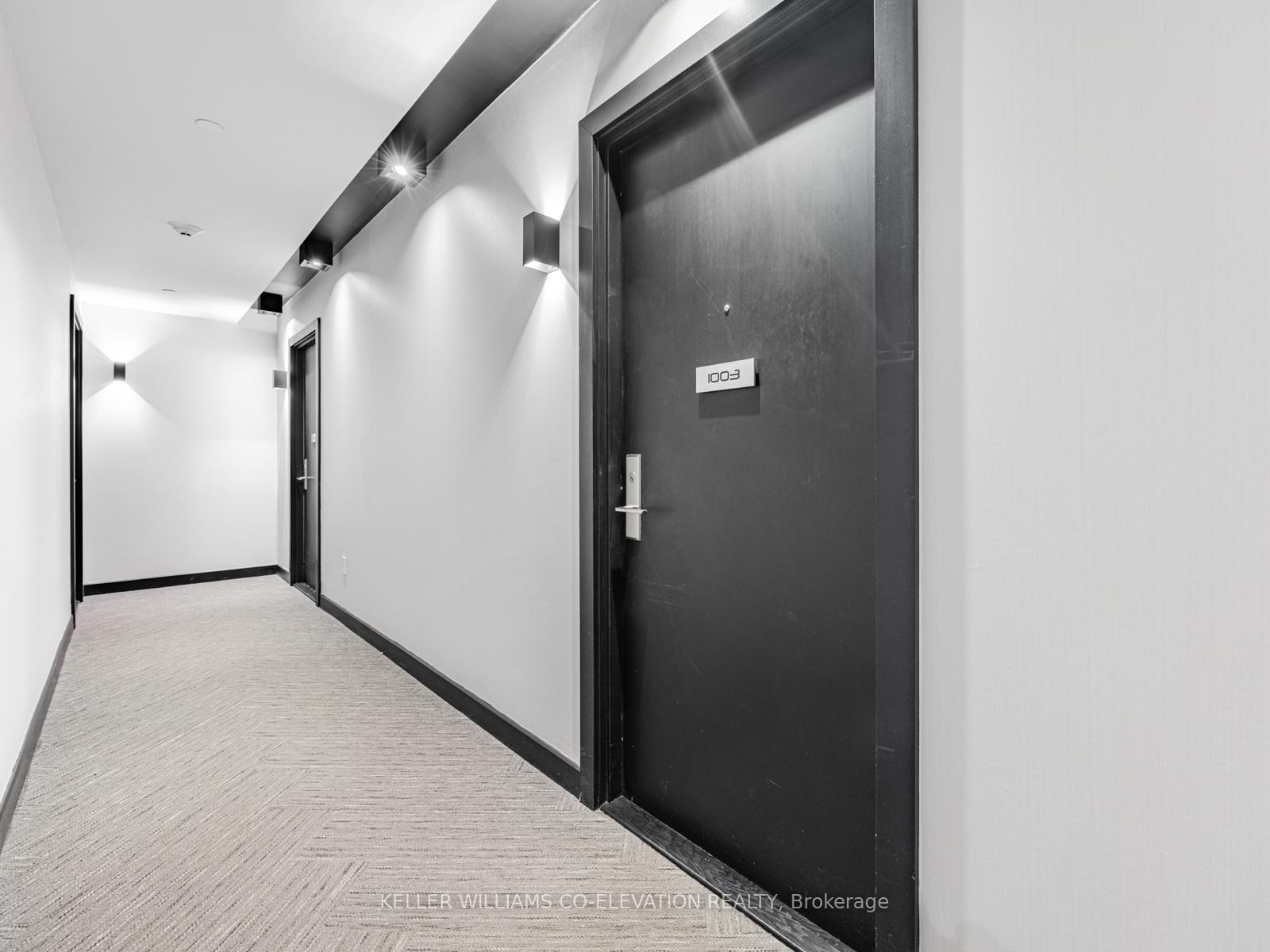 1 Bedroom Condo at 8 Eglinton,  Toronto For sale