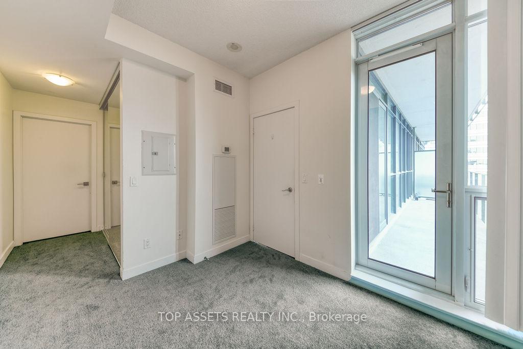 3 Bedrooms Condo at 770 Bay, Toronto For sale