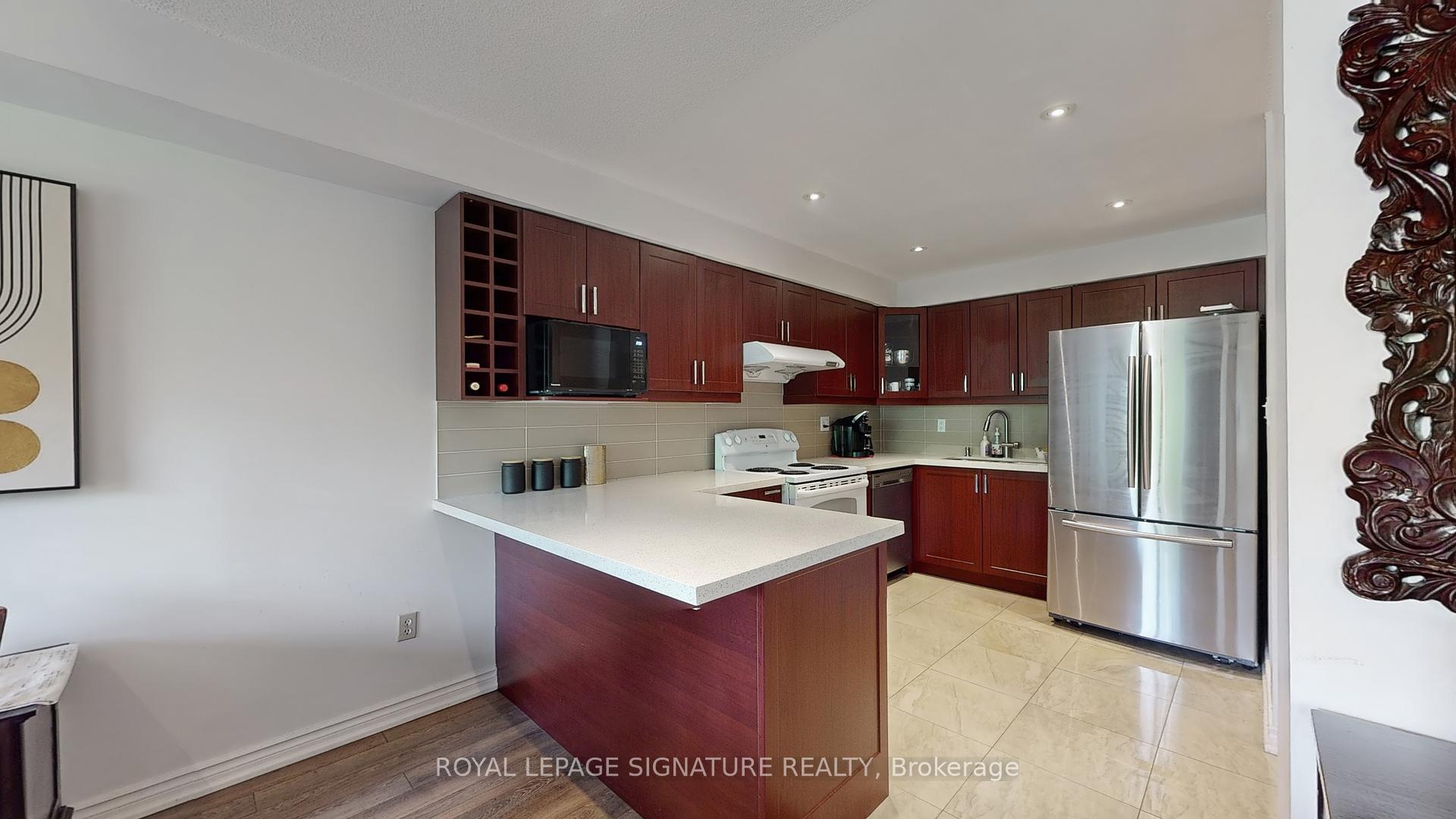 4 Bedrooms Condo at 20 Moonstone, Toronto For sale