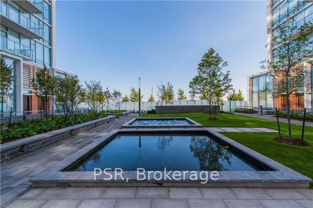 29 Queens Quay E, #627