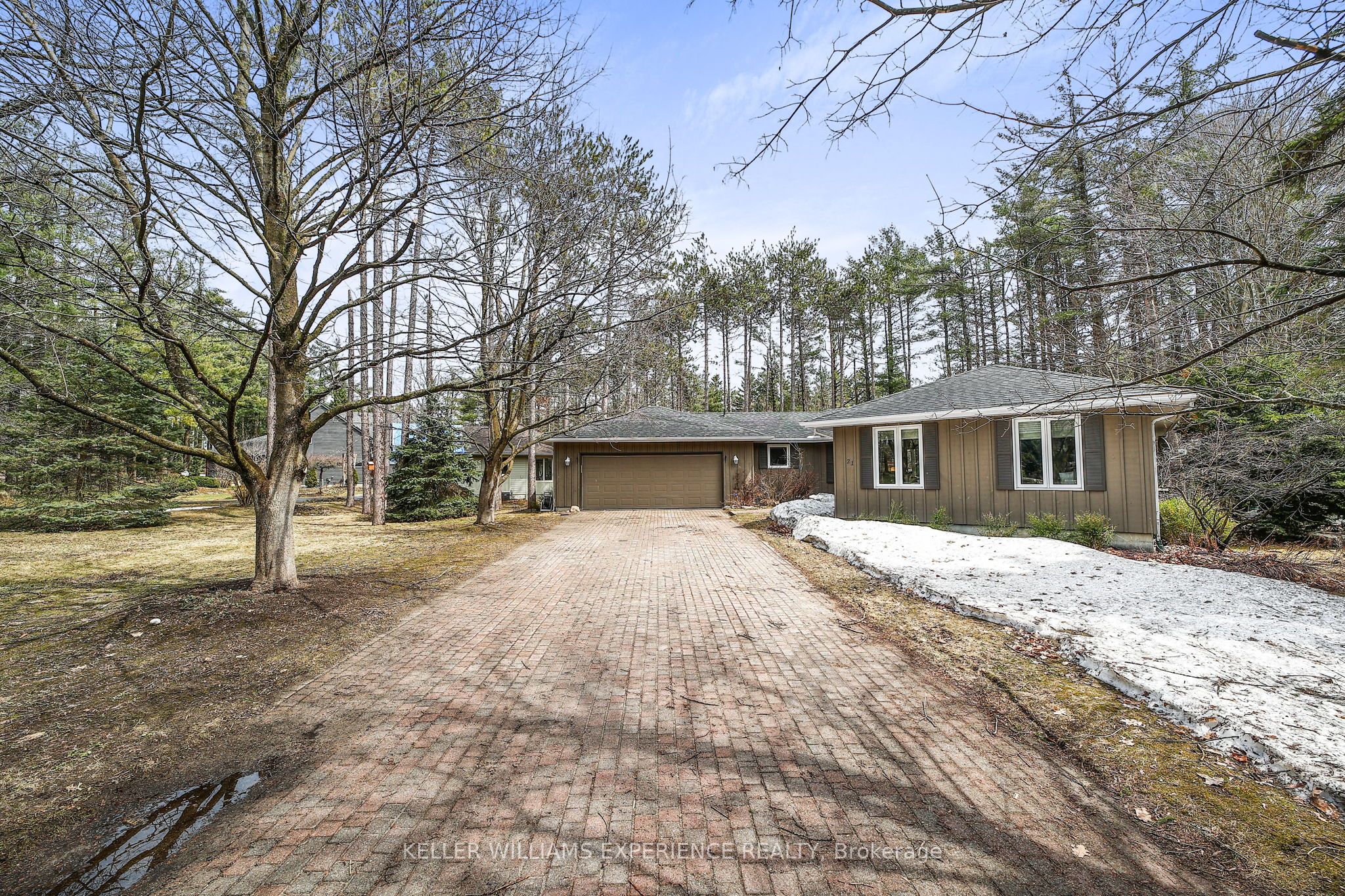 21 HIGHLAND Drive, Oro-Medonte, ON L0L 2L0