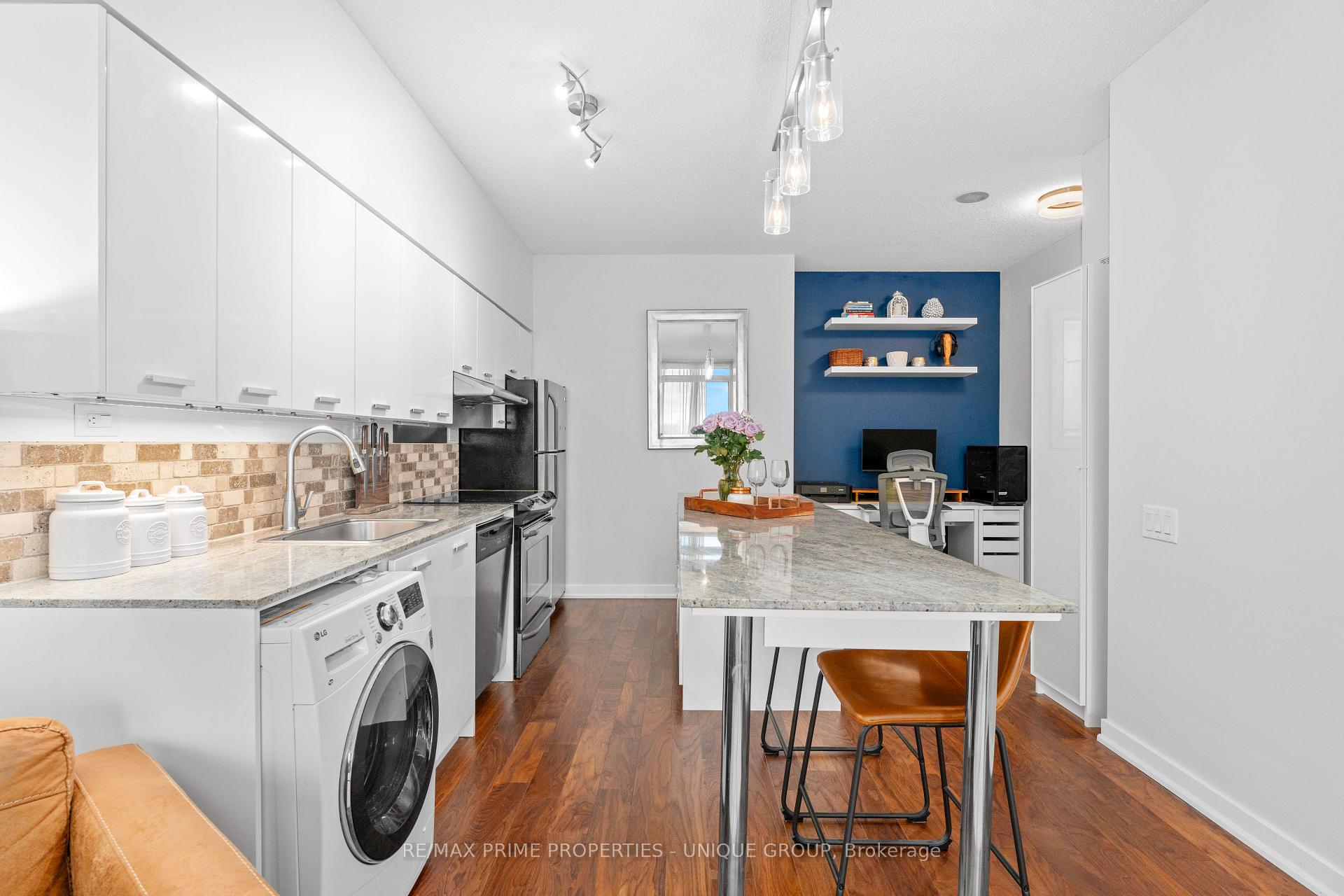 1 Bedroom Condo at 29 Singer, Toronto For sale