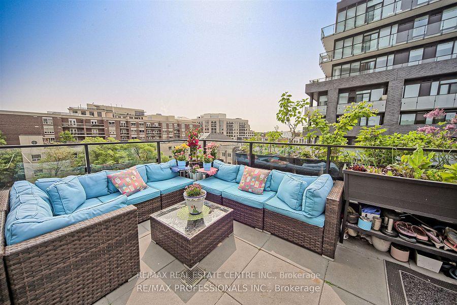 3 Bedrooms Condo at 15 Brin, Toronto For sale