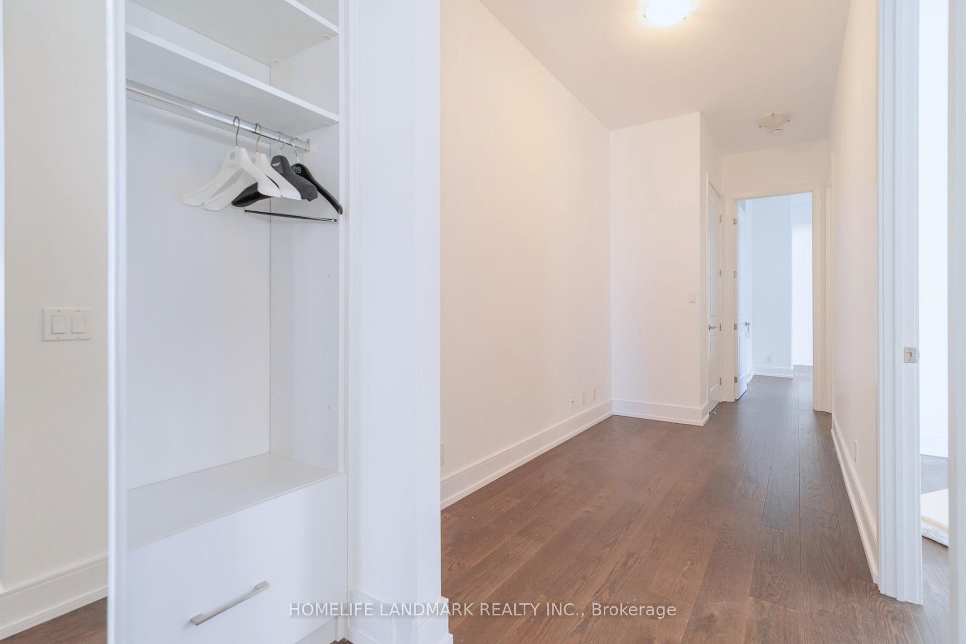 2 Bedrooms Condo at 21 Balmuto,  Toronto For sale